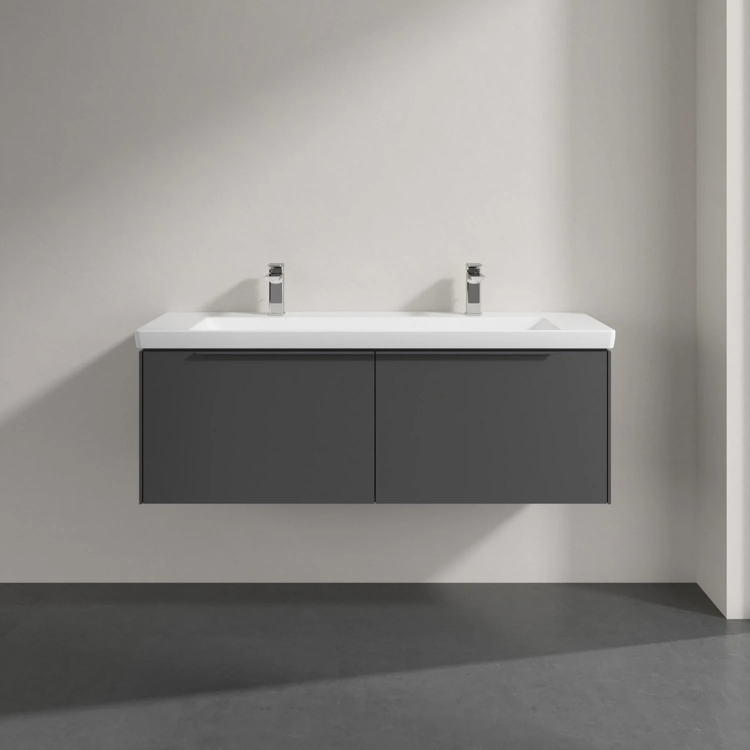Podwójna umywalka z szafką w ciemnym kolorze, Villeroy & Boch