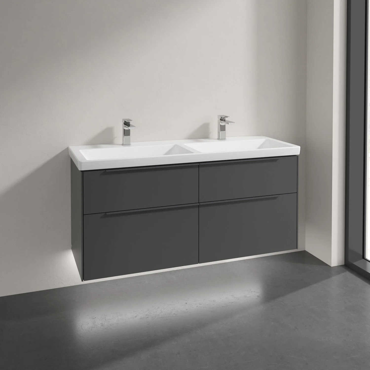Podwójna umywalka z ciemną szafką w łazience, Villeroy & Boch
