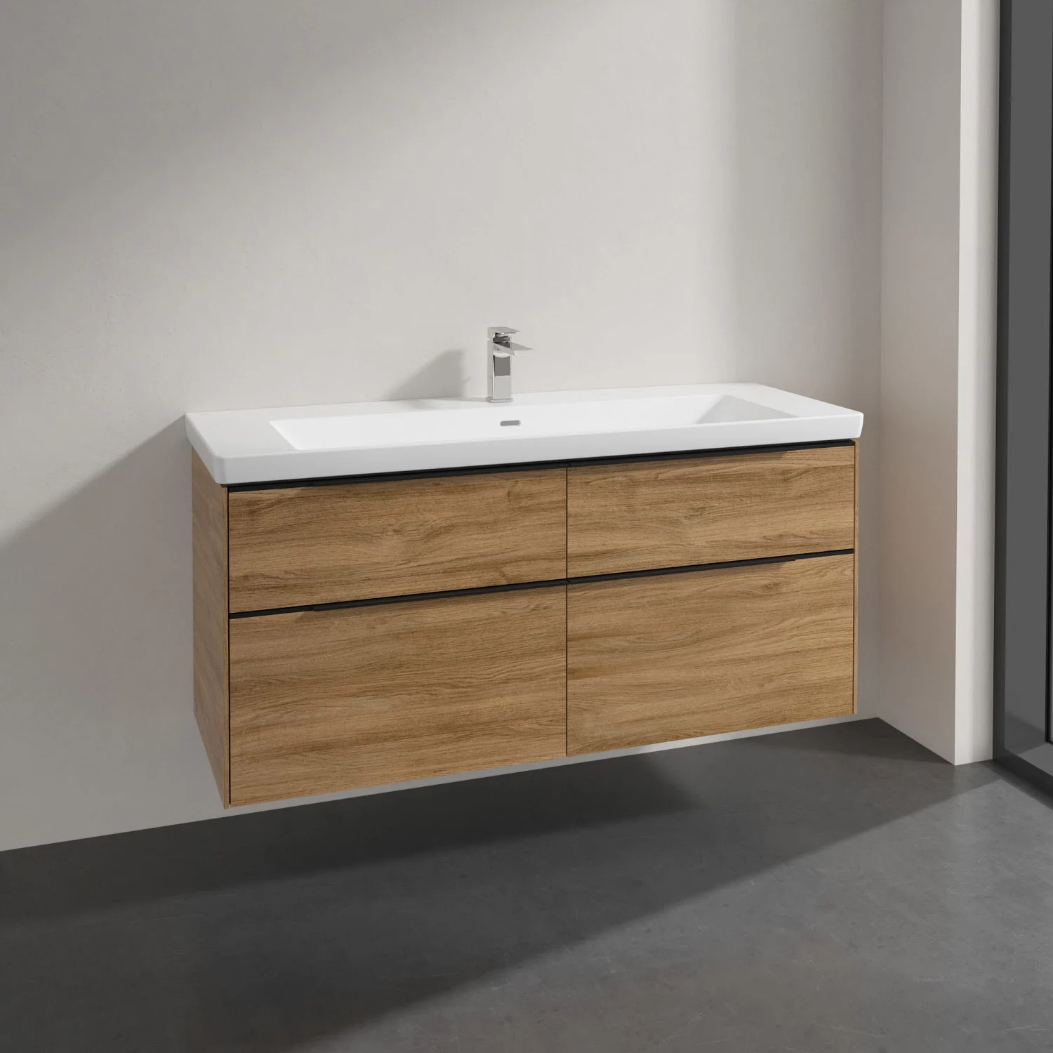 Pojedyncza umywalka z drewnianą szafką w łazience, Villeroy & Boch