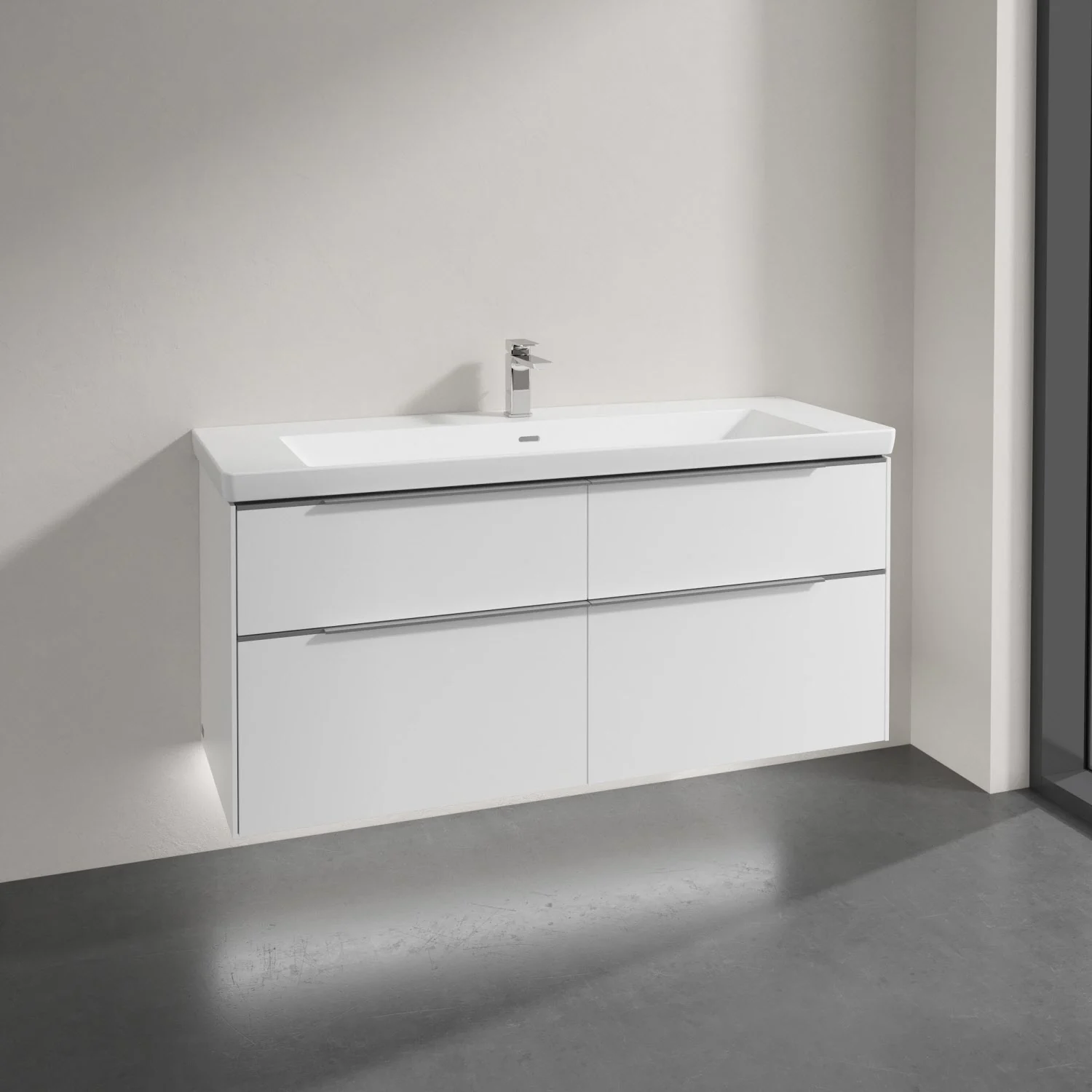 Biała umywalka z szafką w łazience, Villeroy & Boch