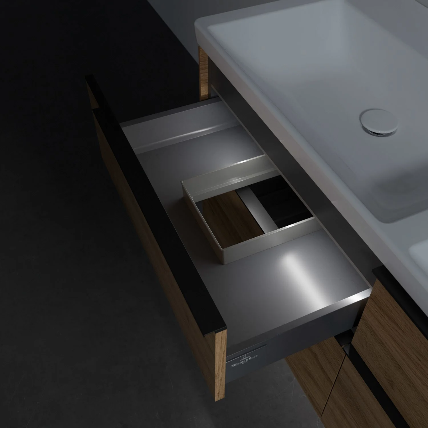 Zbliżenie otwartej szuflady w łazience, Villeroy & Boch