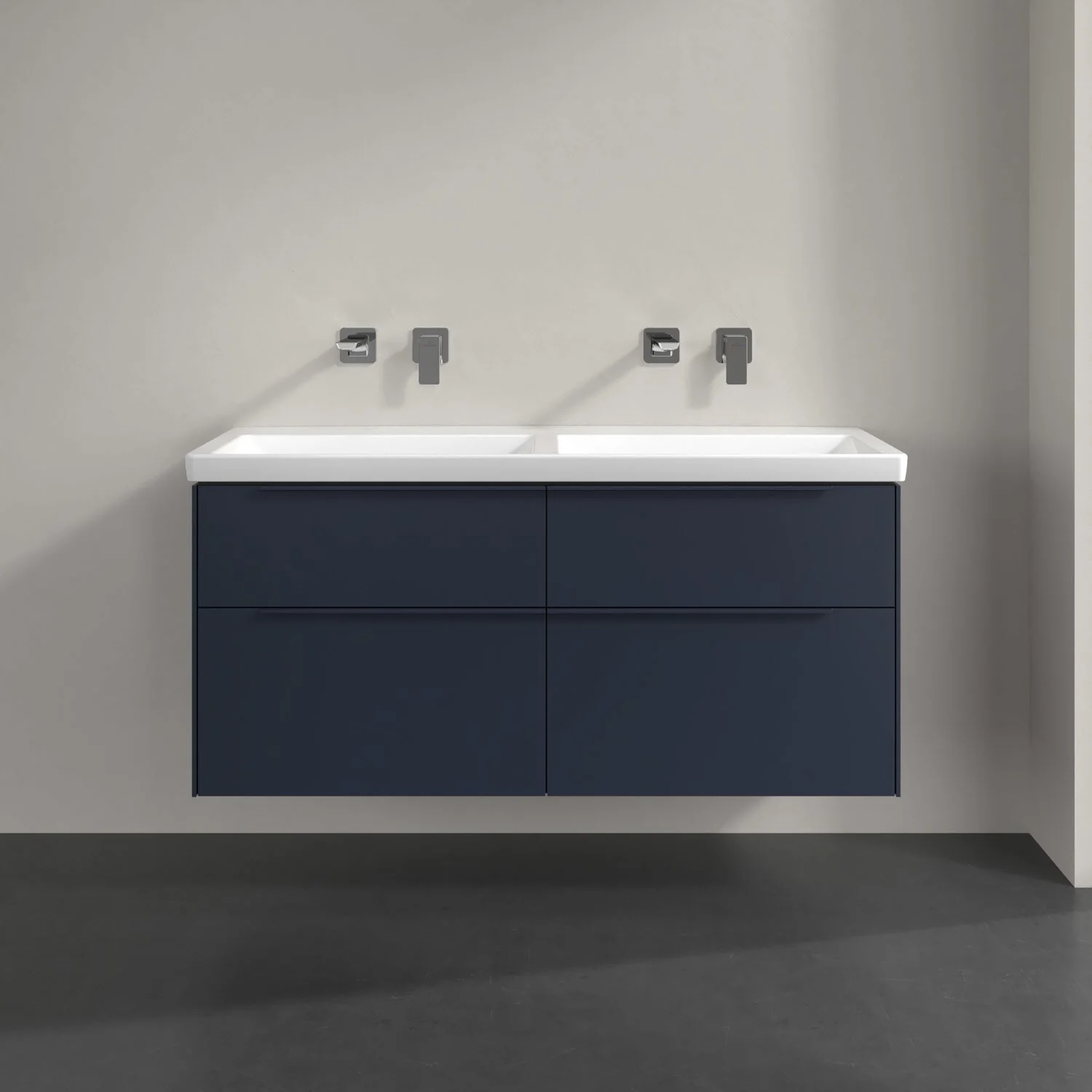 Podwójna umywalka z ciemną szafką w łazience, Villeroy & Boch