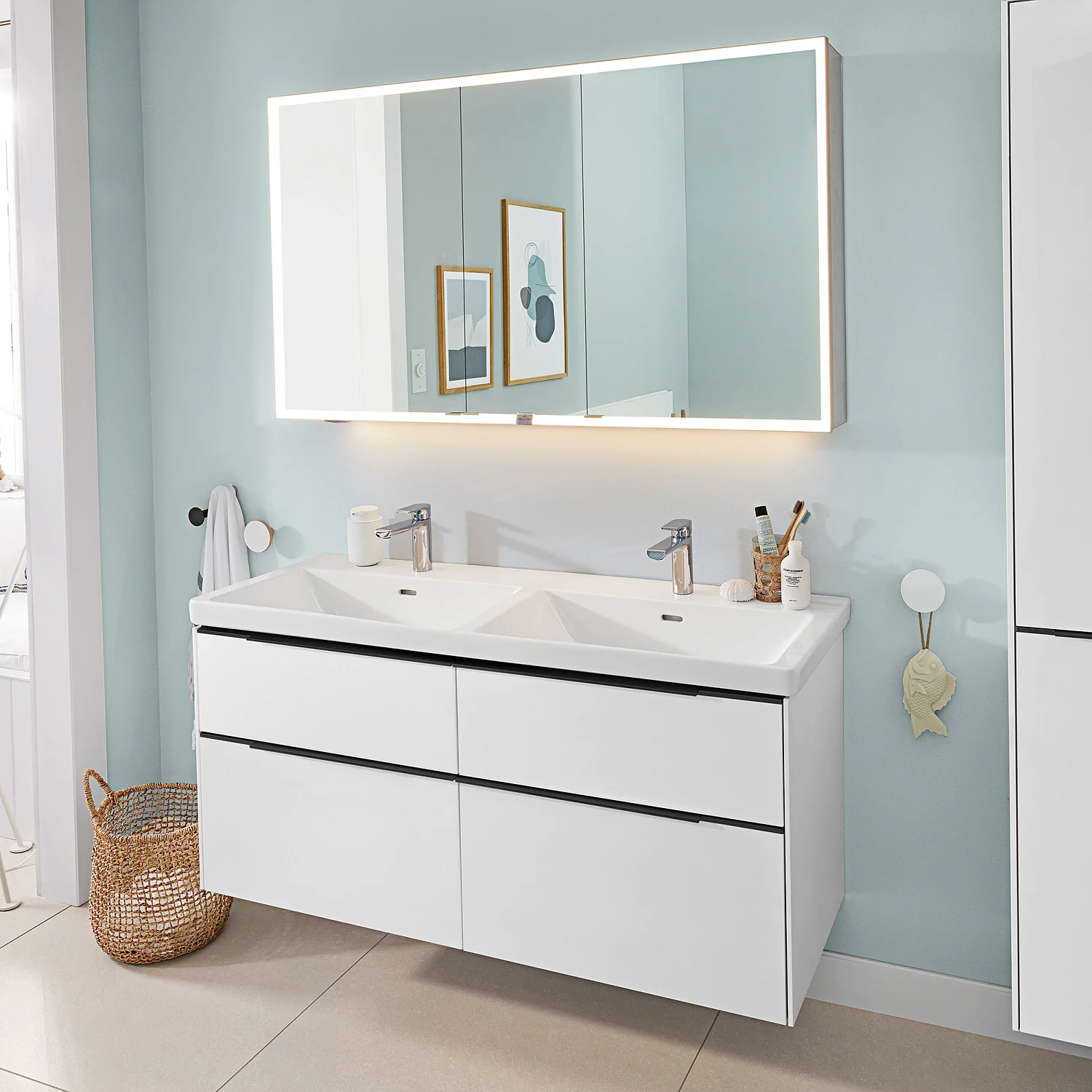 Villeroy & Boch Subway 3.0 Schrank-Doppelwaschtisch 130 cm, mit 2 Hahnlöchern, mit Überlauf Bild 10