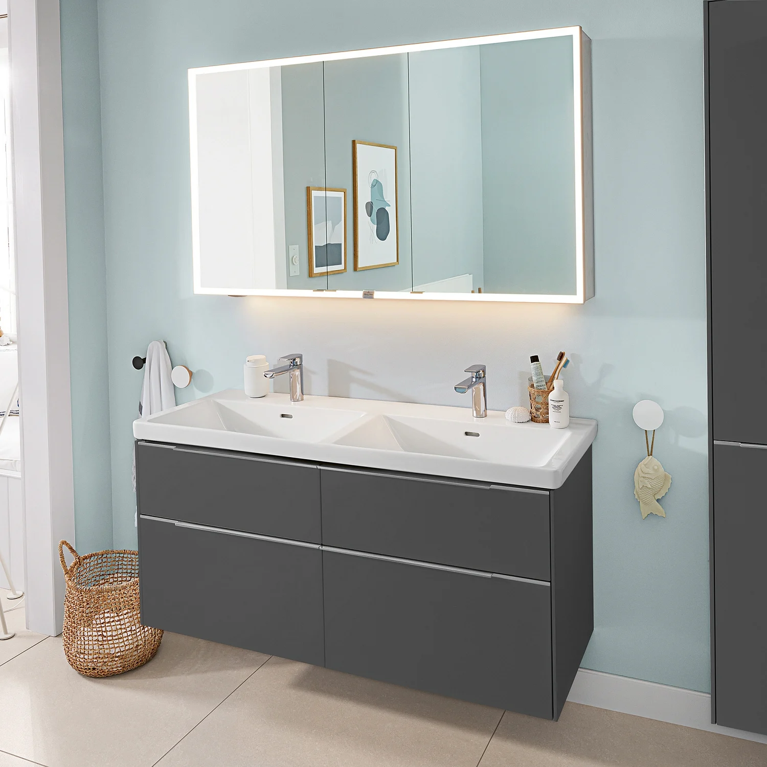 Villeroy & Boch Subway 3.0 Schrank-Doppelwaschtisch 130 cm, mit 2 Hahnlöchern, mit Überlauf Bild 11