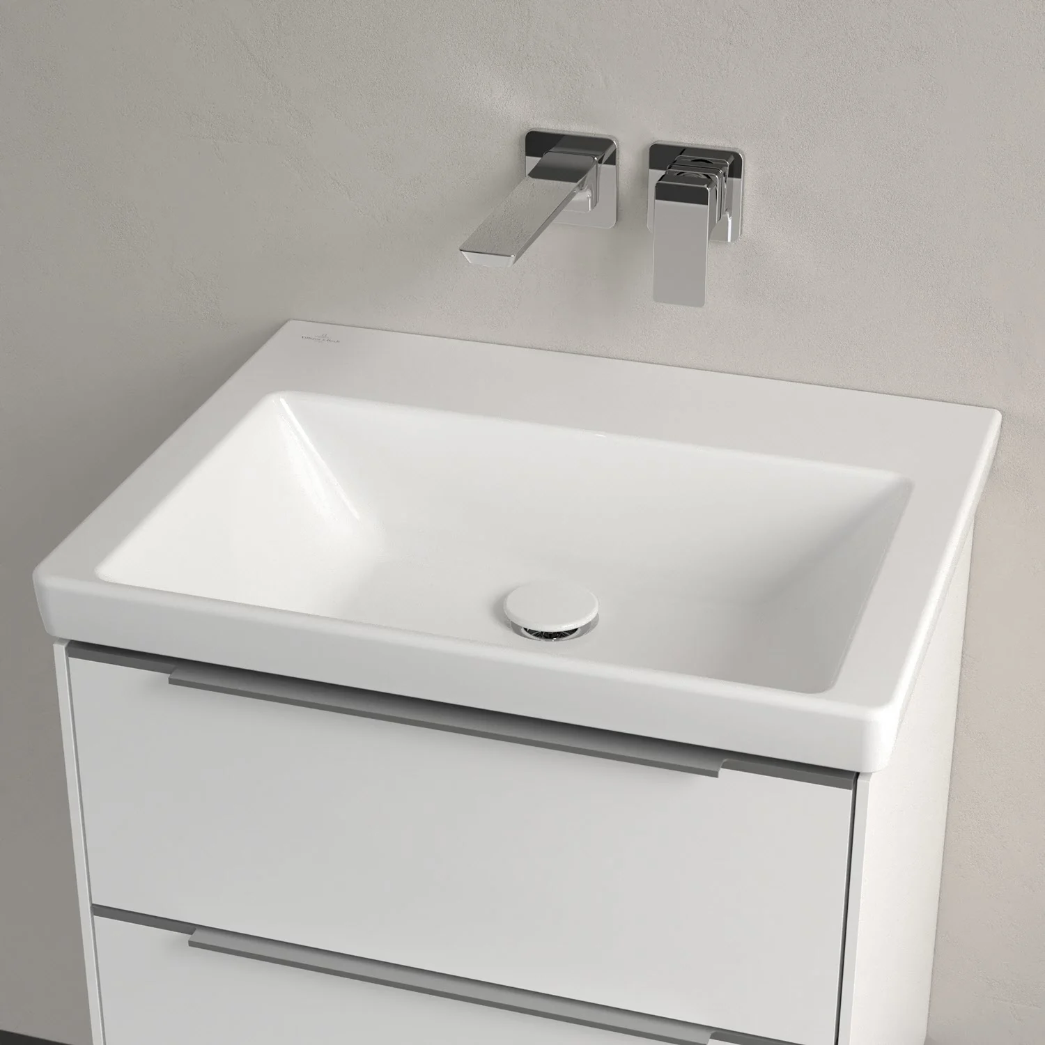 Umywalka z baterią ścienną w zbliżeniu, Villeroy & Boch