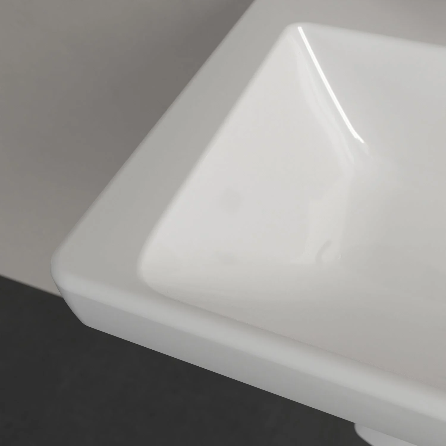 Zbliżenie białej umywalki w rogu, Villeroy & Boch