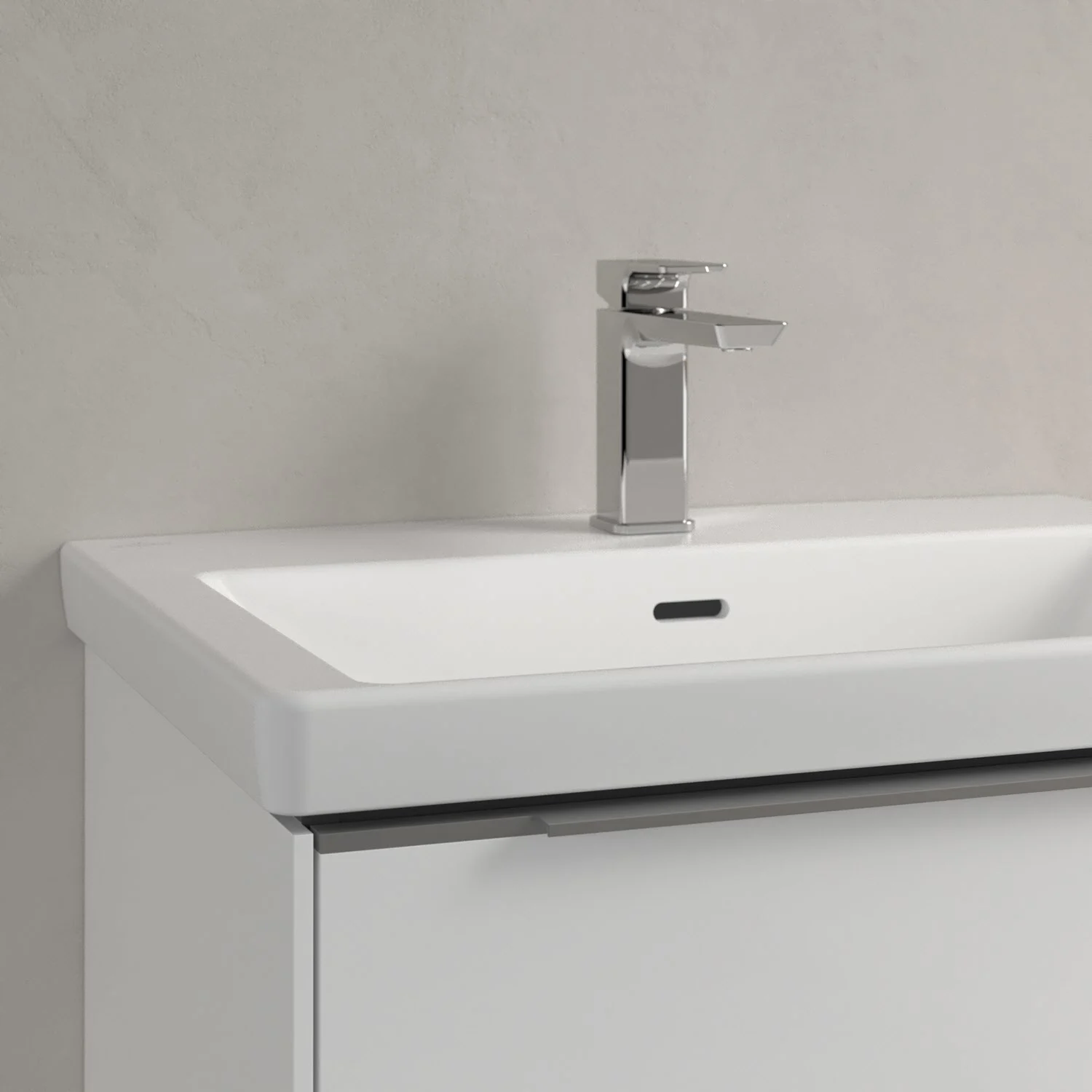 Zbliżenie białej umywalki z kranem, Villeroy & Boch