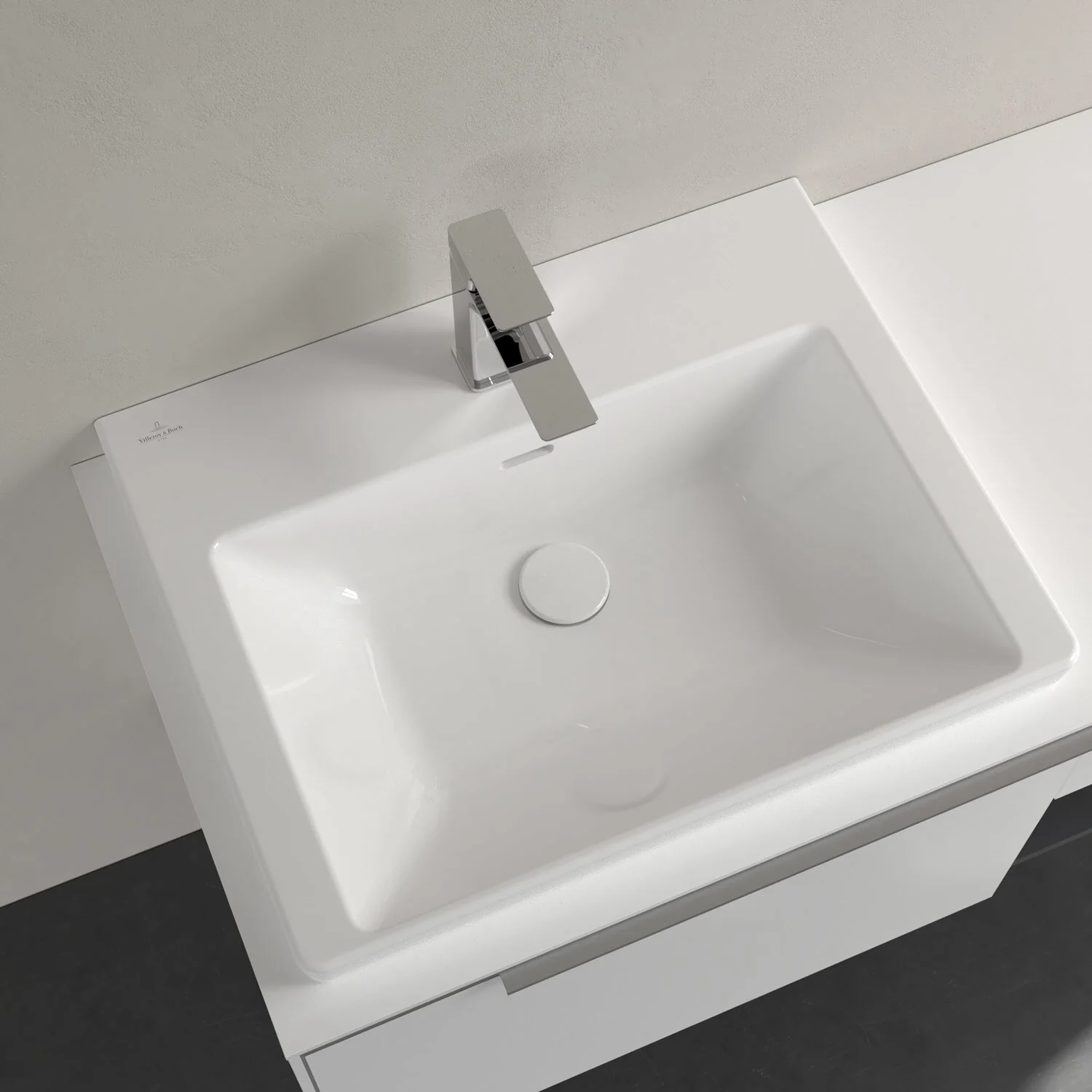 Umywalka z baterią w zbliżeniu, Villeroy & Boch