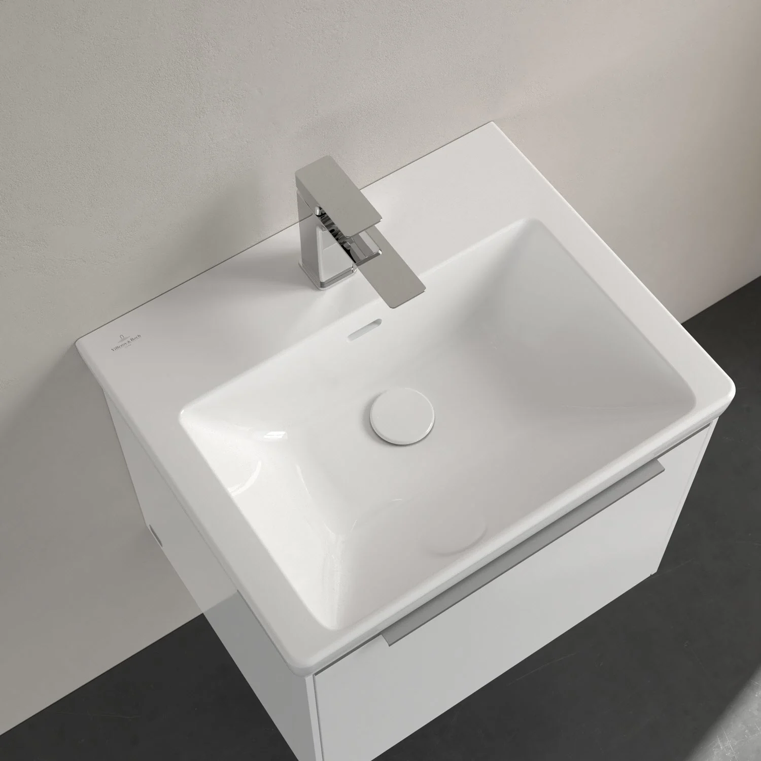 Umywalka z baterią w zbliżeniu, Villeroy & Boch