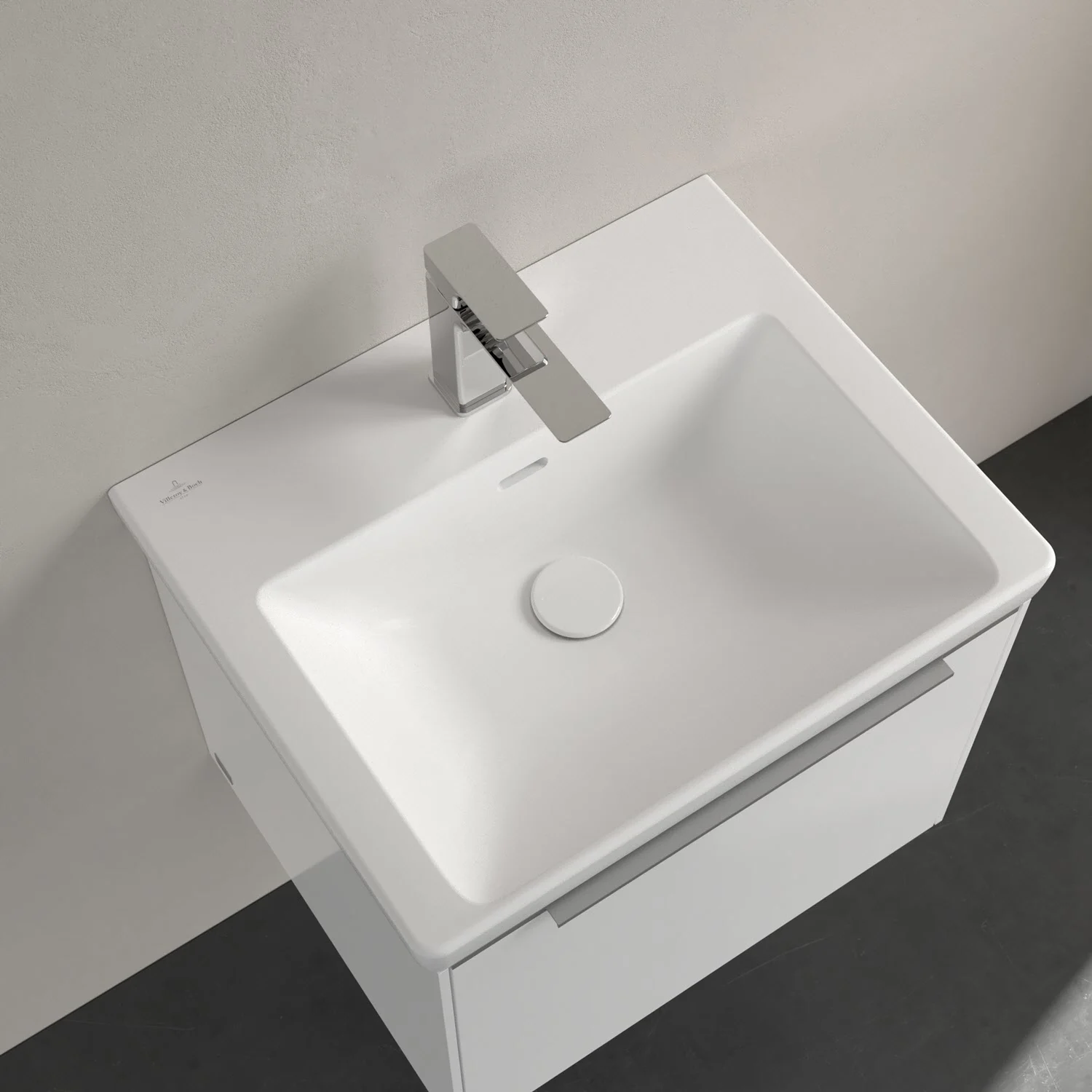 Umywalka z baterią w zbliżeniu, Villeroy & Boch