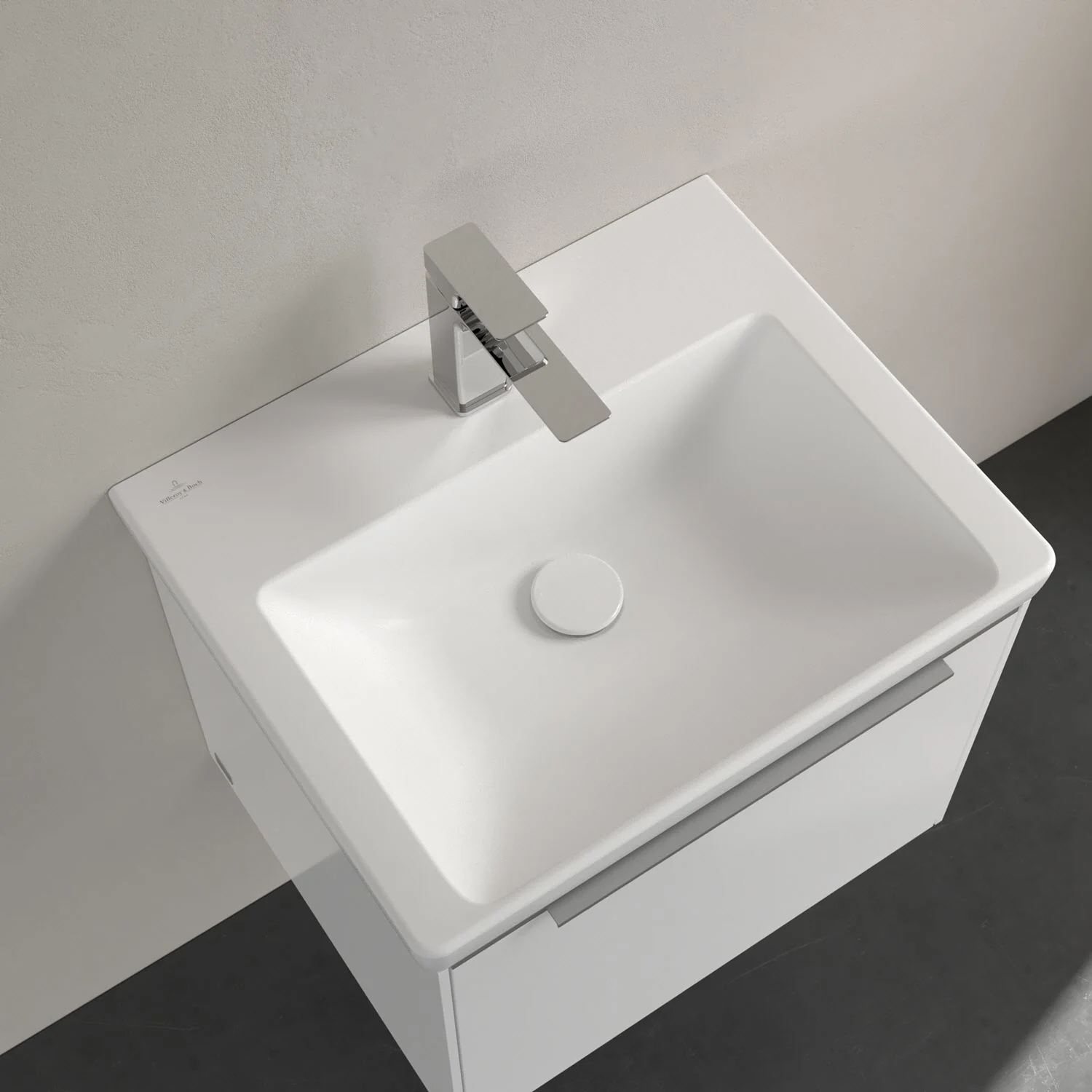Umywalka z baterią w zbliżeniu, Villeroy & Boch