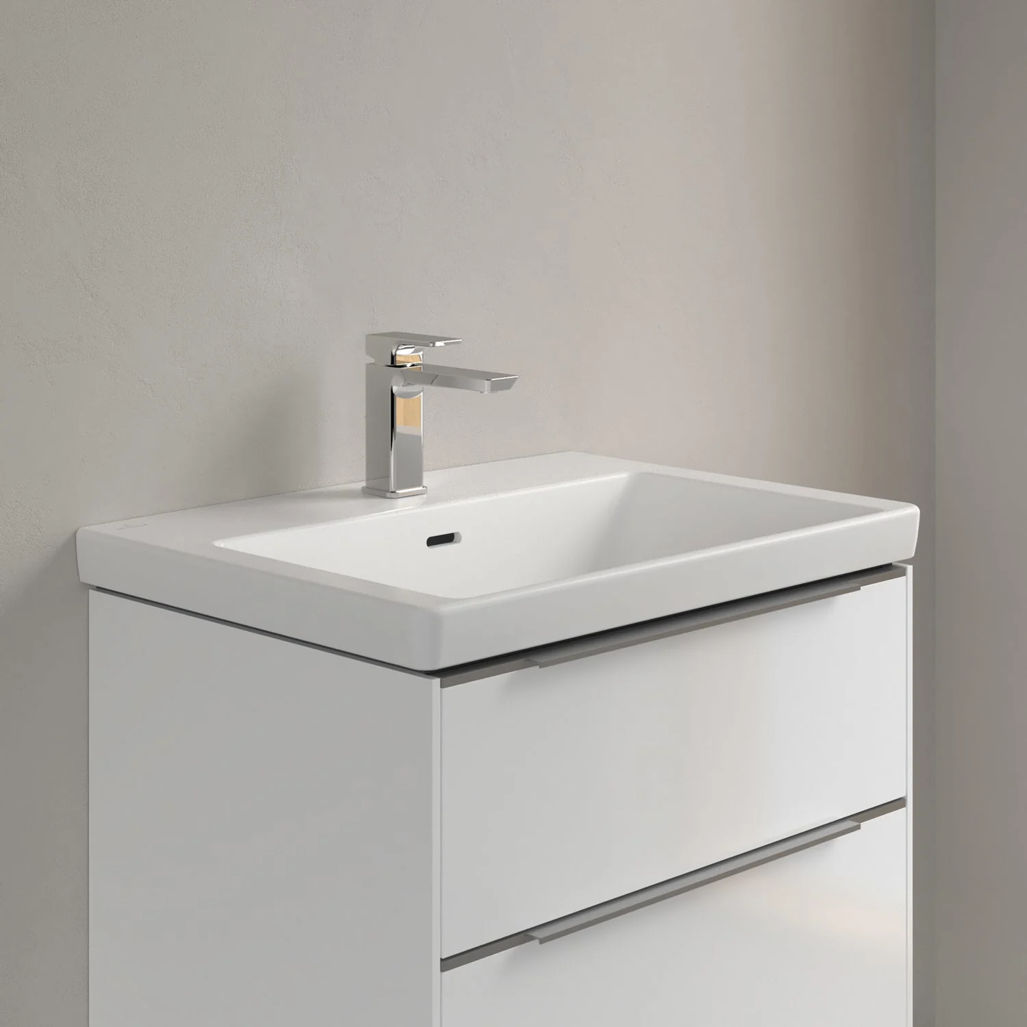 Umywalka z baterią w zbliżeniu, Villeroy & Boch