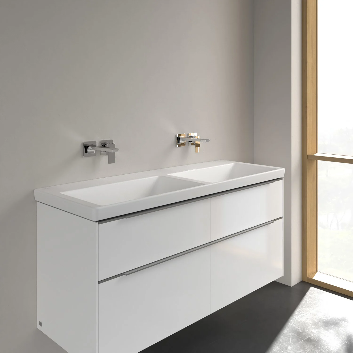 Podwójna umywalka z bateriami ściennymi w nowoczesnej łazience, Villeroy & Boch
