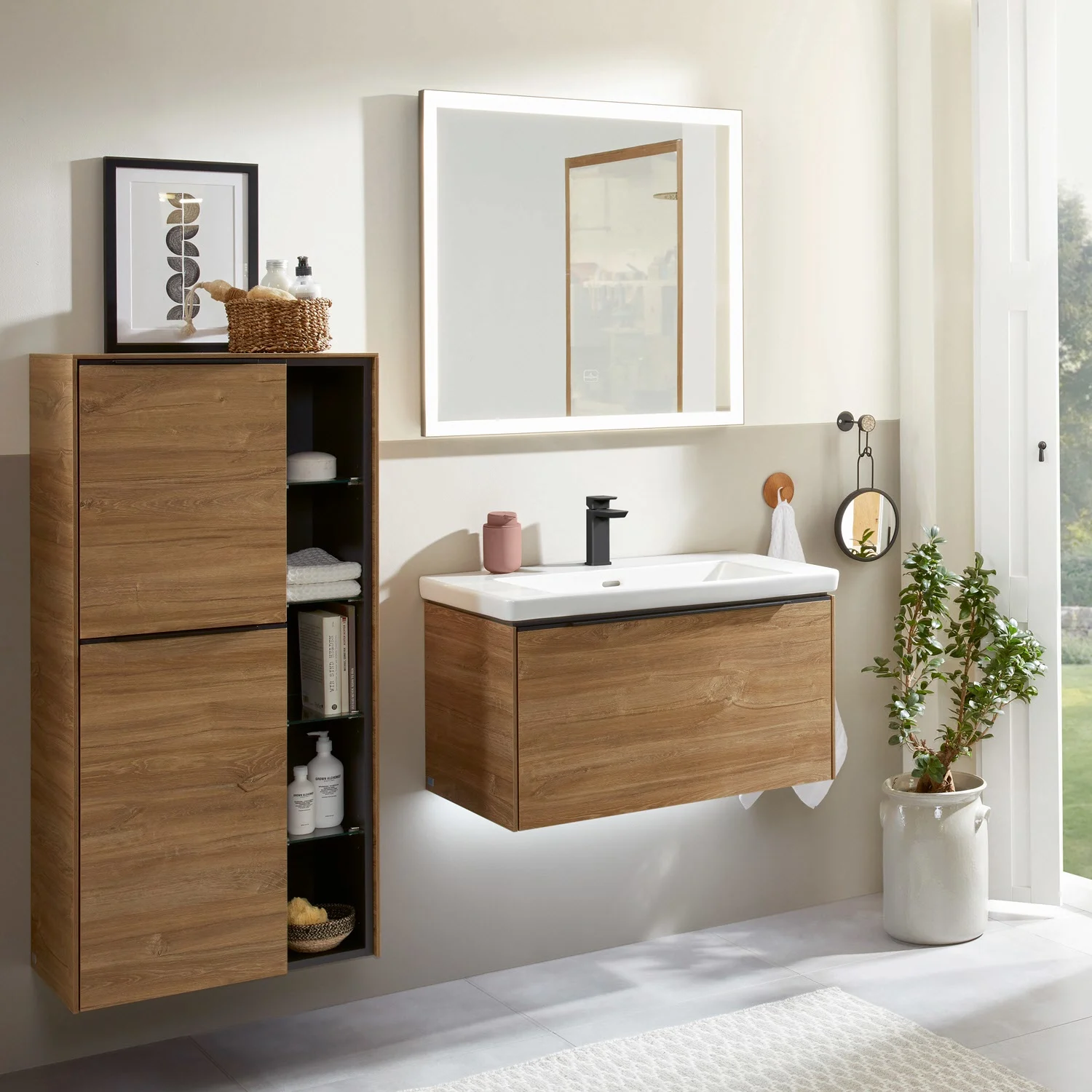 Villeroy & Boch Subway 3.0 Badspiegel mit Beleuchtung und Sensordimmer in 65 x 75 cm, weiß matt Bild 4