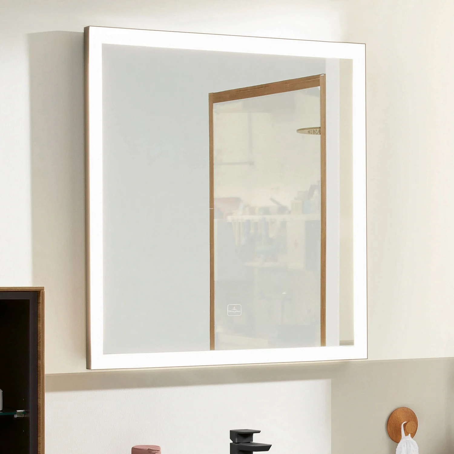 Villeroy & Boch Subway 3.0 Badspiegel mit Beleuchtung und Sensordimmer in 65 x 75 cm, weiß matt