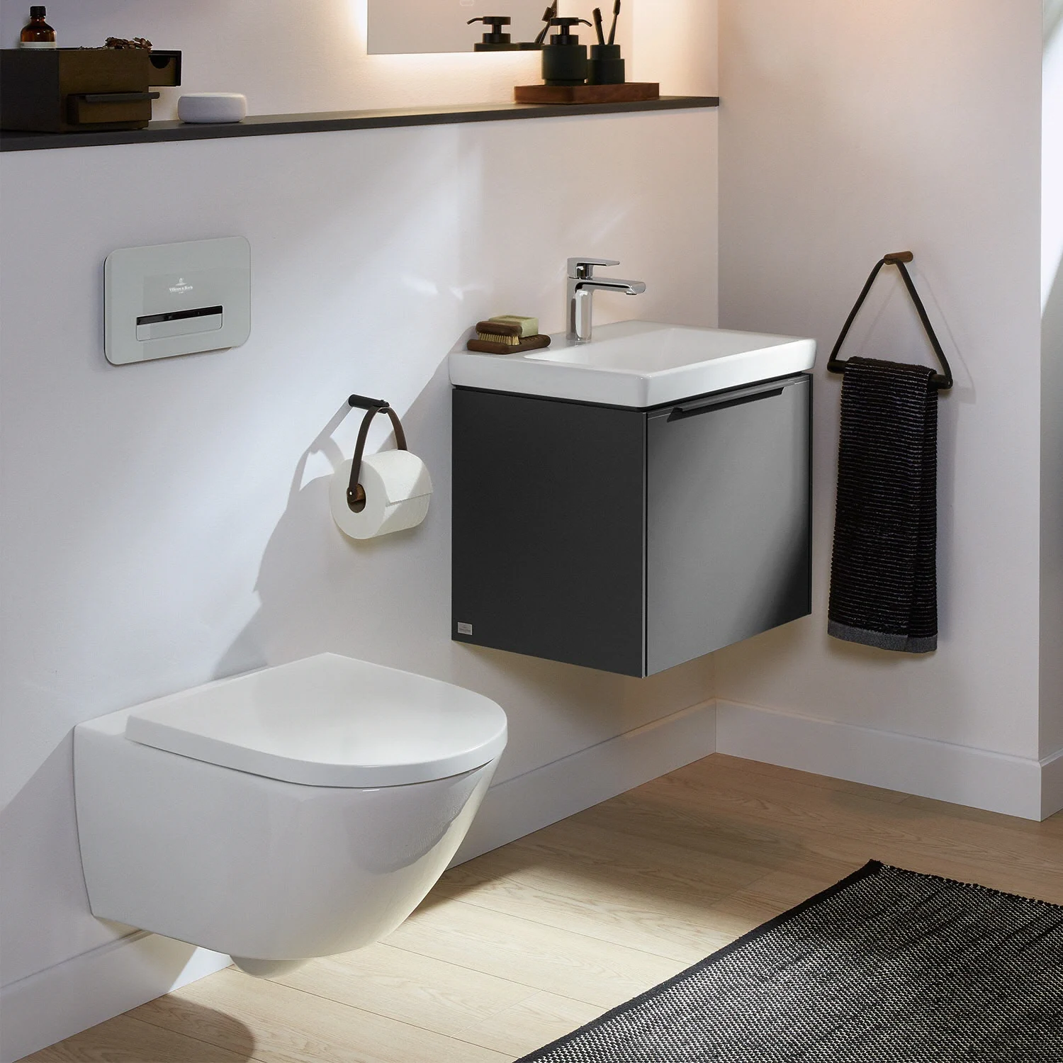 Villeroy & Boch Subway 3.0 Tiefspül-WC spülrandlos, wandhängend, TwistFlush, mit WC-Sitz 8M42S1, Combi-Pack Bild 8