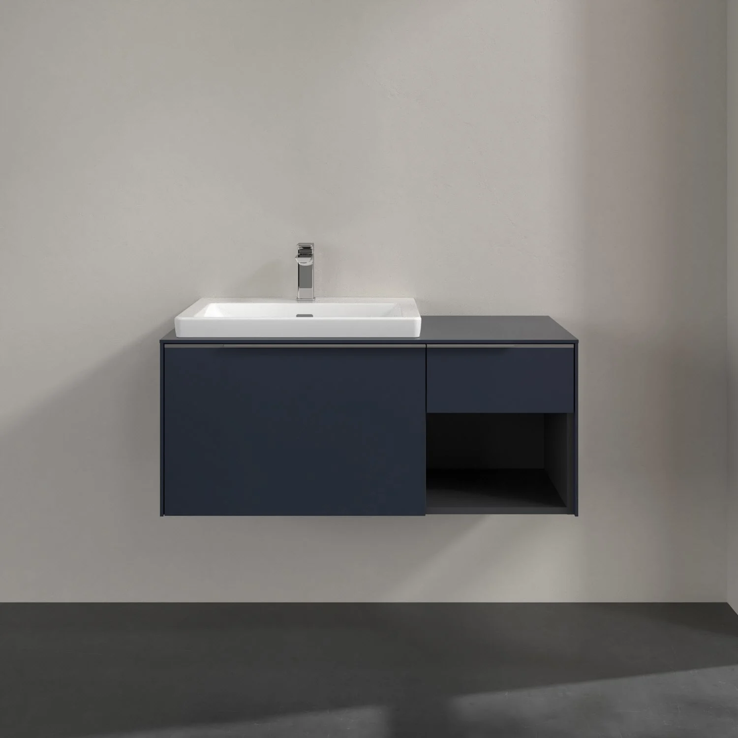 Umywalka z ciemnoniebieską szafką w łazience, Villeroy & Boch