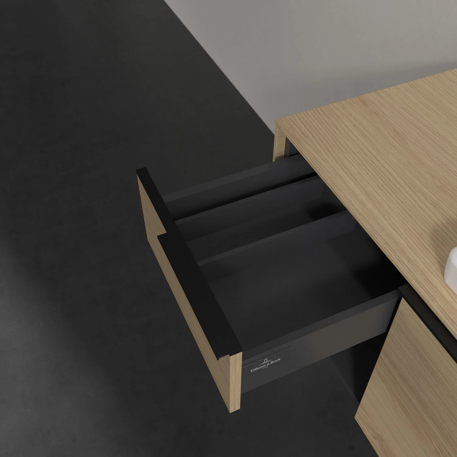 Zbliżenie jasnej drewnianej szuflady w łazience, Villeroy & Boch