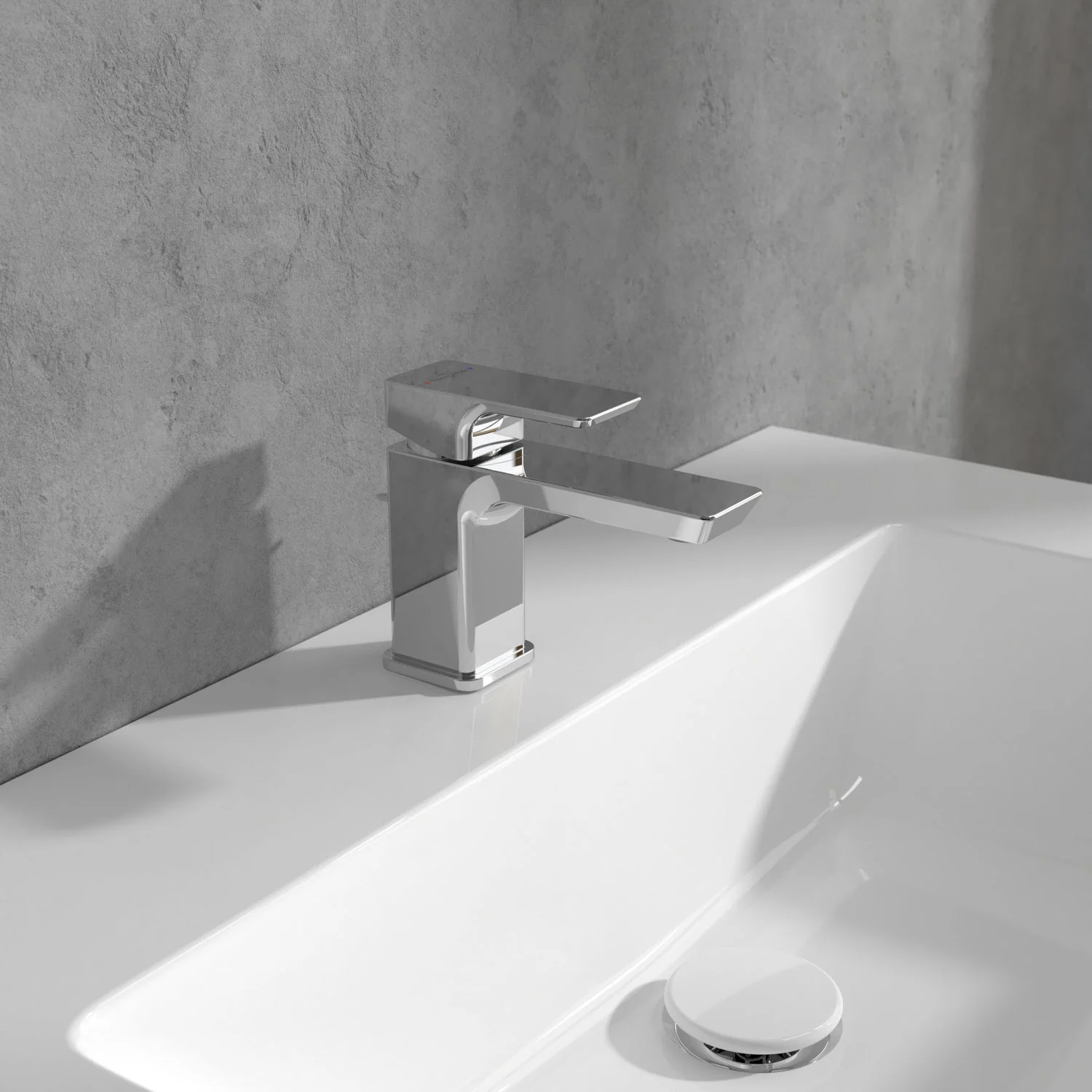 Chromowana bateria na białej umywalce, Villeroy & Boch