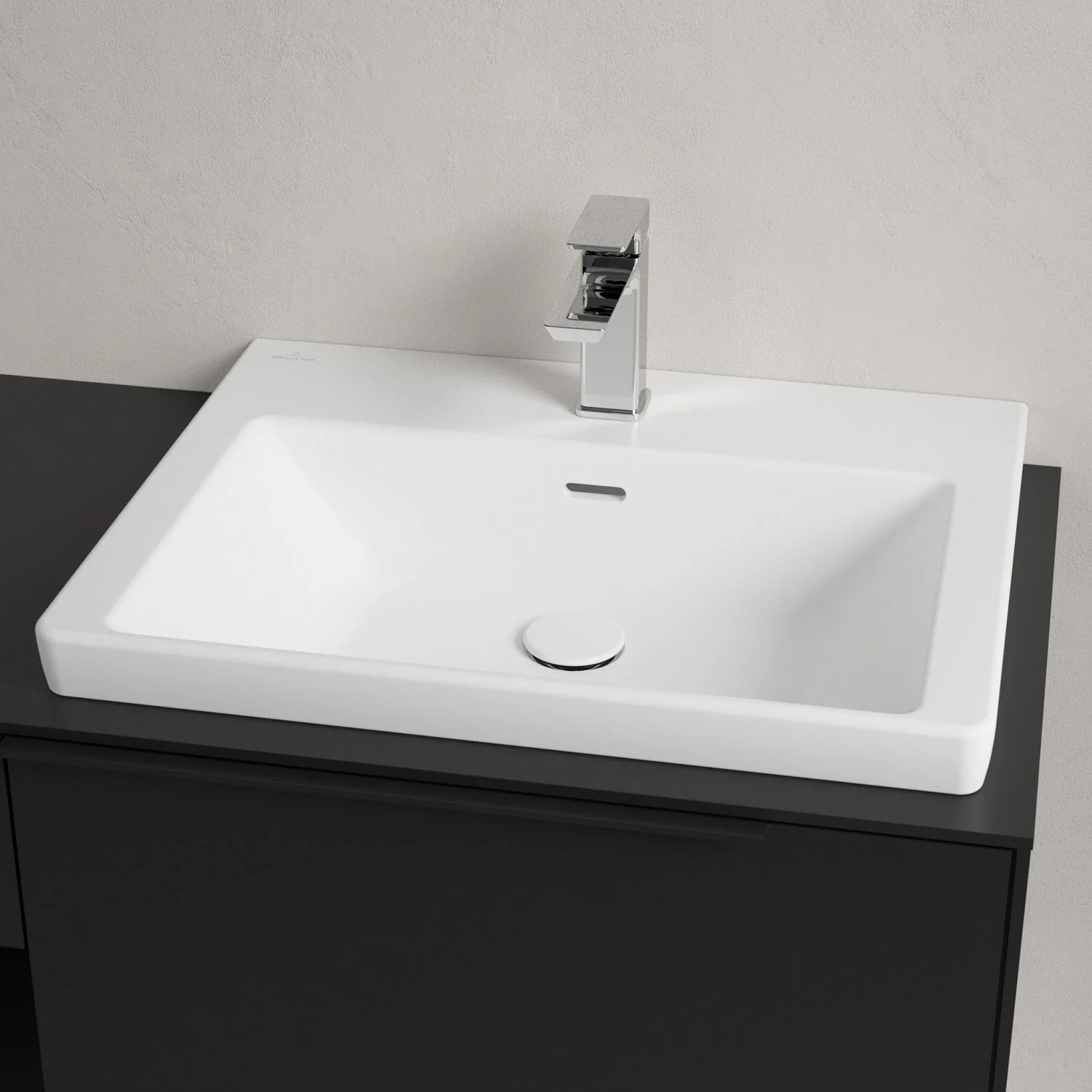 Umywalka z baterią na ciemnej szafce, Villeroy & Boch
