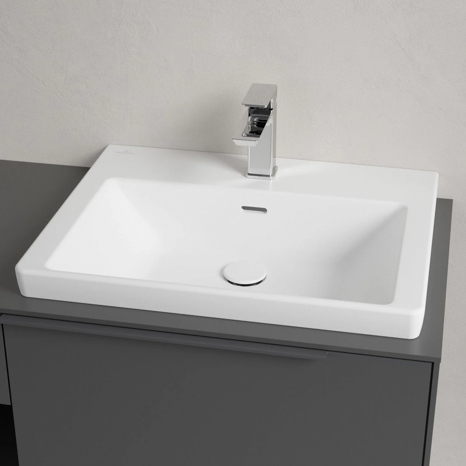 Umywalka na szarej szafce z kranem, Villeroy & Boch
