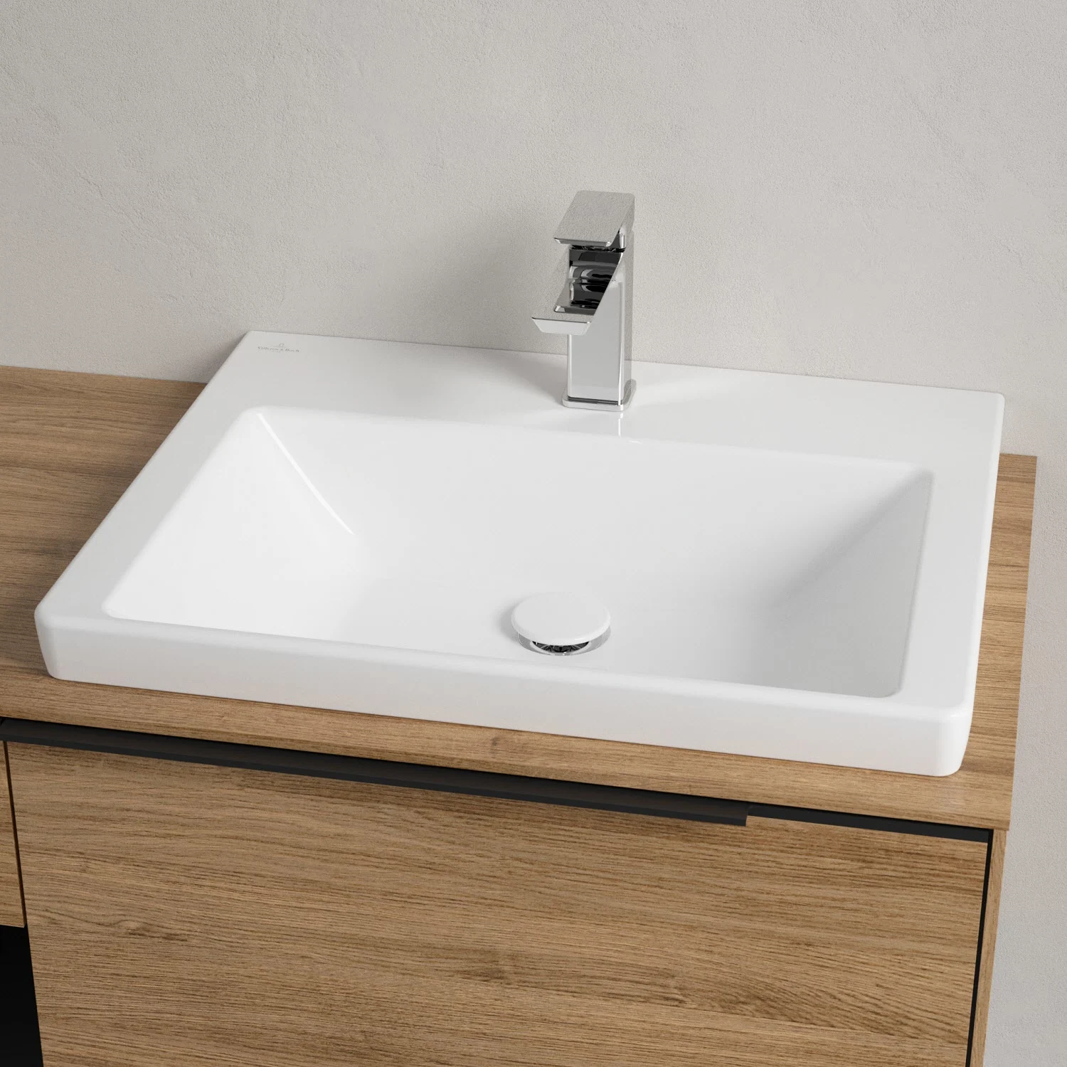 Biała umywalka na drewnianej szafce, Villeroy & Boch