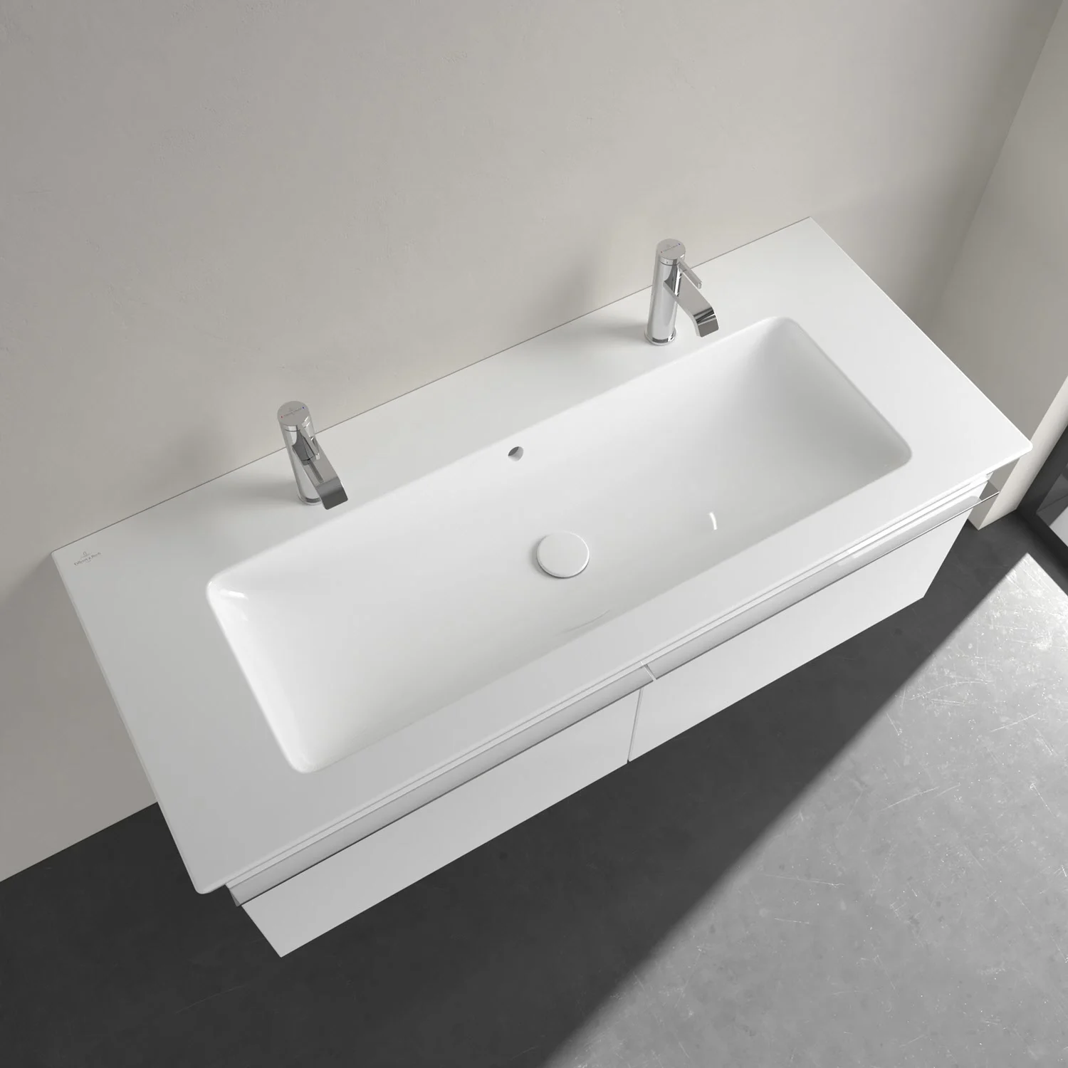 Podwójna umywalka z lotu ptaka w łazience, Villeroy & Boch