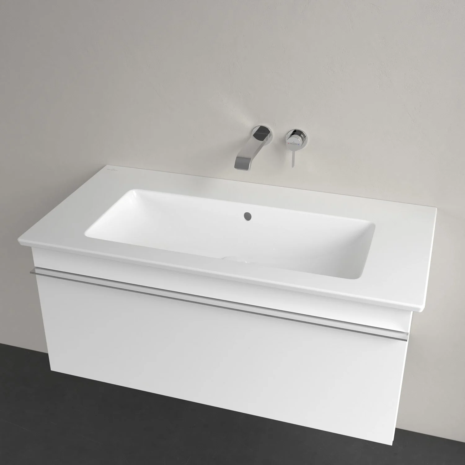 Biała umywalka z baterią ścienną, Villeroy & Boch