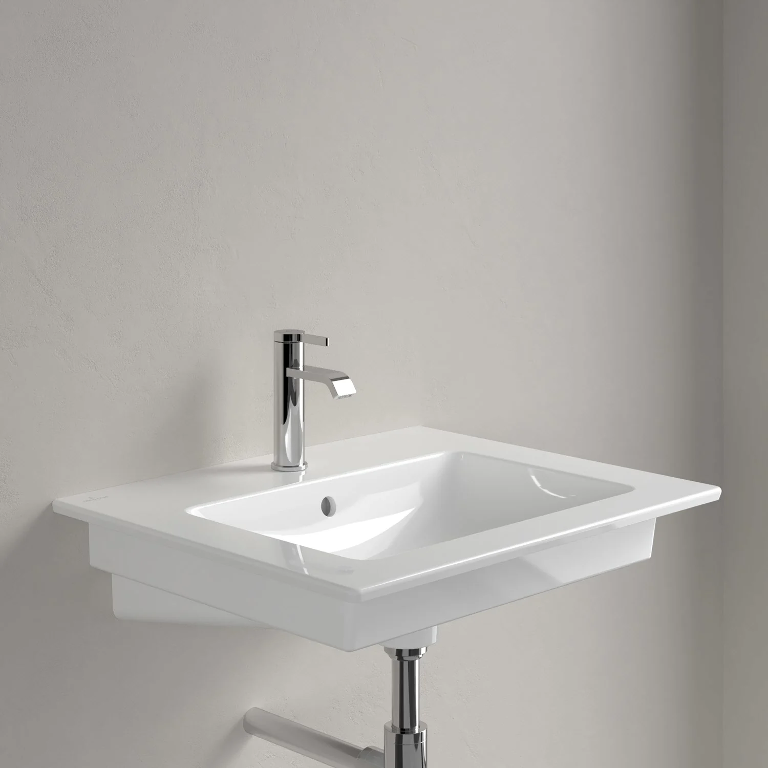 Biała umywalka z baterią w łazience, Villeroy & Boch