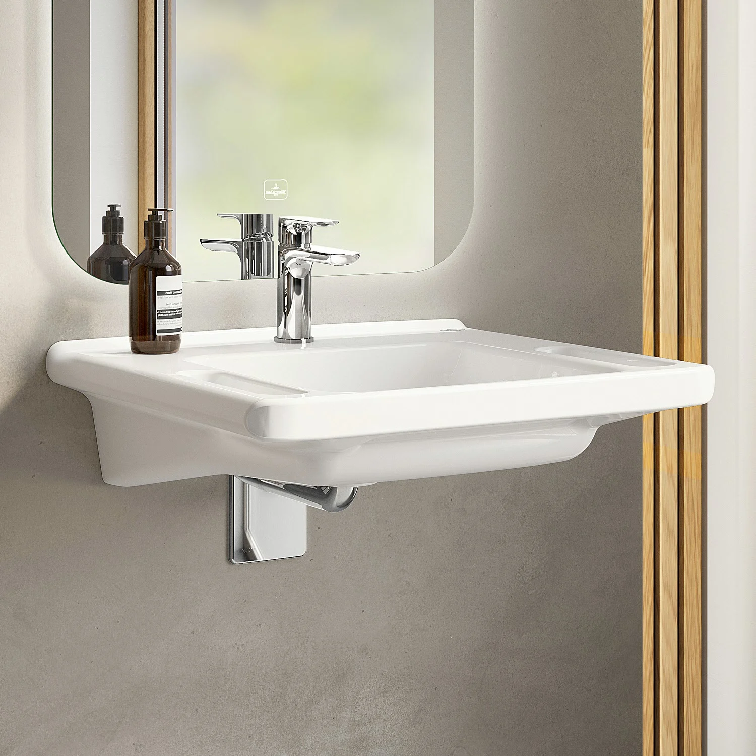 Zbliżenie umywalki z lustrem, Villeroy & Boch
