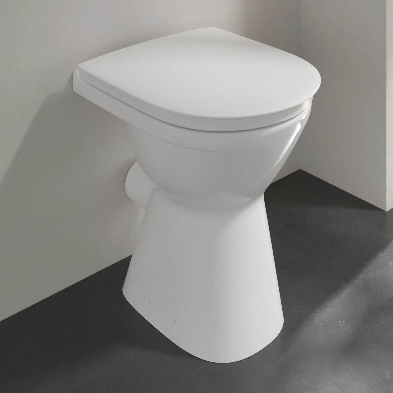 Zbliżenie nowoczesnej białej toalety stojącej, Villeroy & Boch