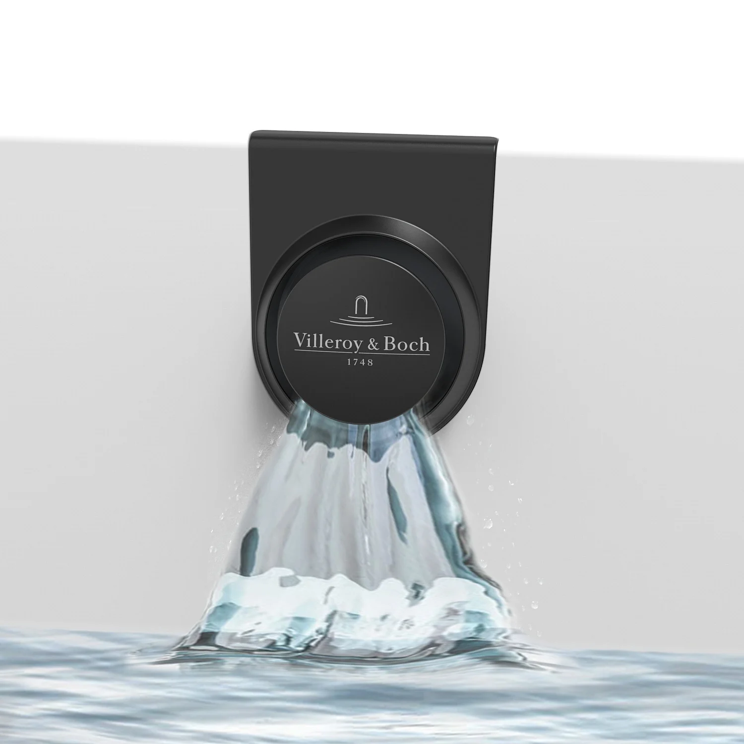 Czarny wlot wody do wanny z wodą, Villeroy & Boch