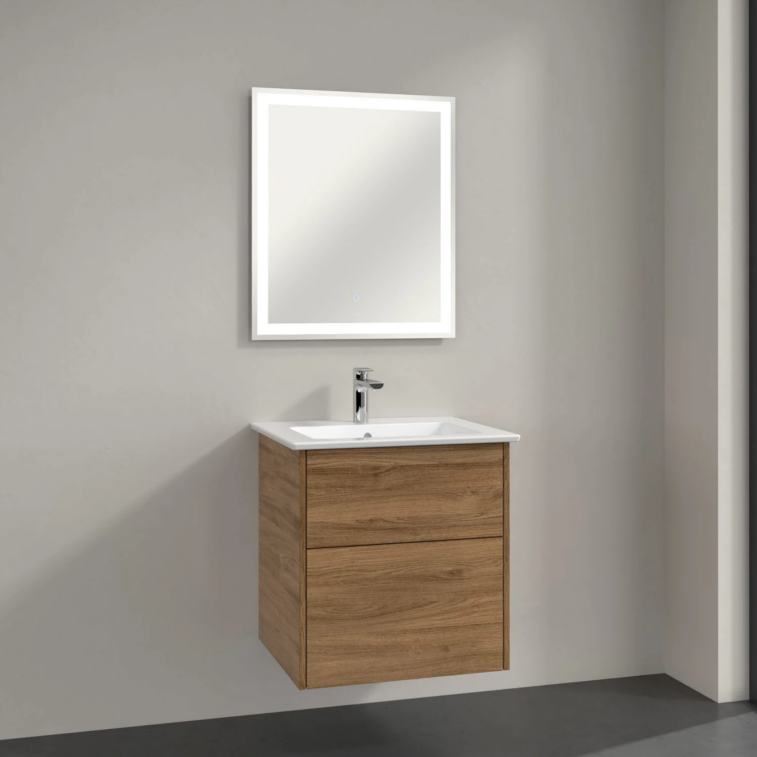 Szafka pod umywalkę w kolorze drewna z lustrem w łazience, Villeroy & Boch
