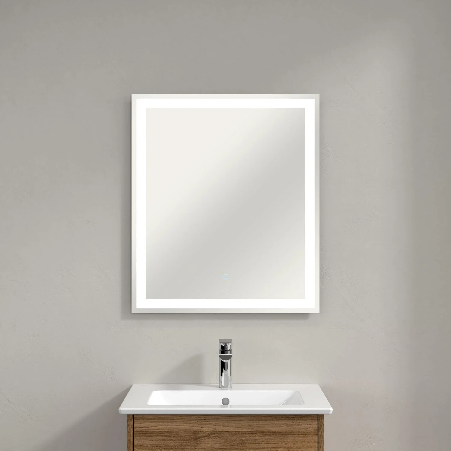 Lustro i umywalka w nowoczesnej łazience, Villeroy & Boch