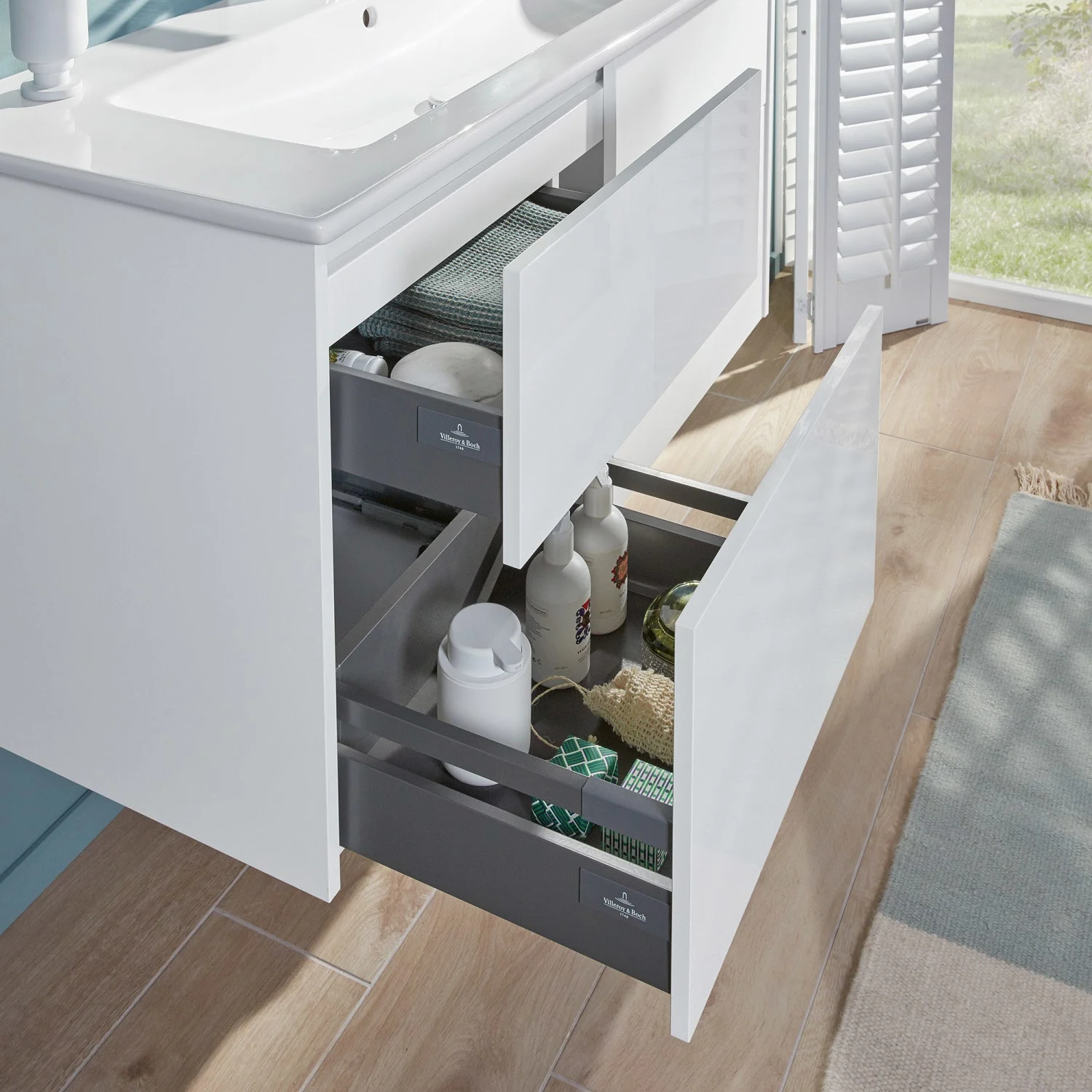 Villeroy & Boch Finero Waschtischunterschrank 120 cm mit Waschtisch und Spiegelschrank, 4 Auszüge Bild 5