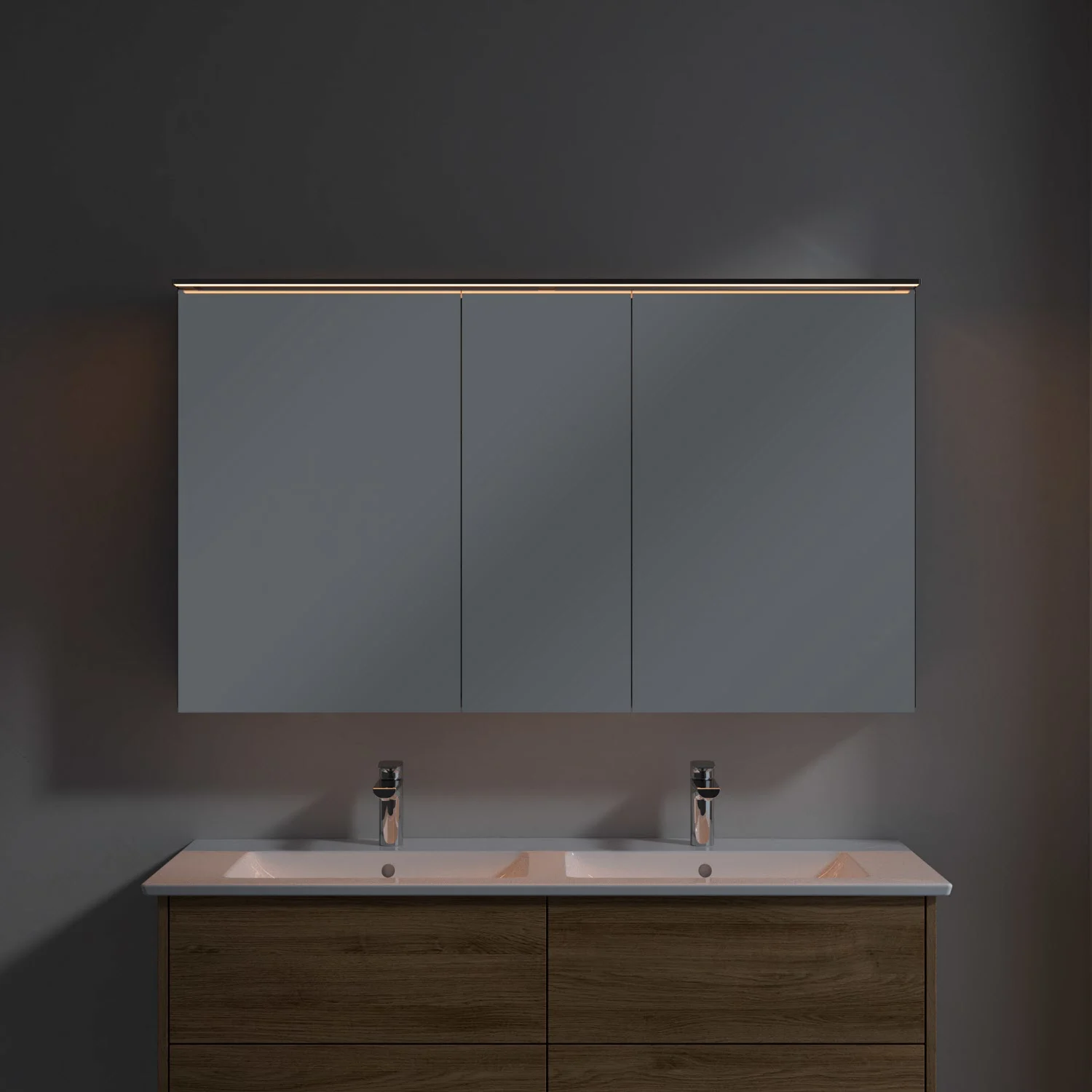 Podwójna umywalka z szarą szafką z lustrem w łazience, Villeroy & Boch