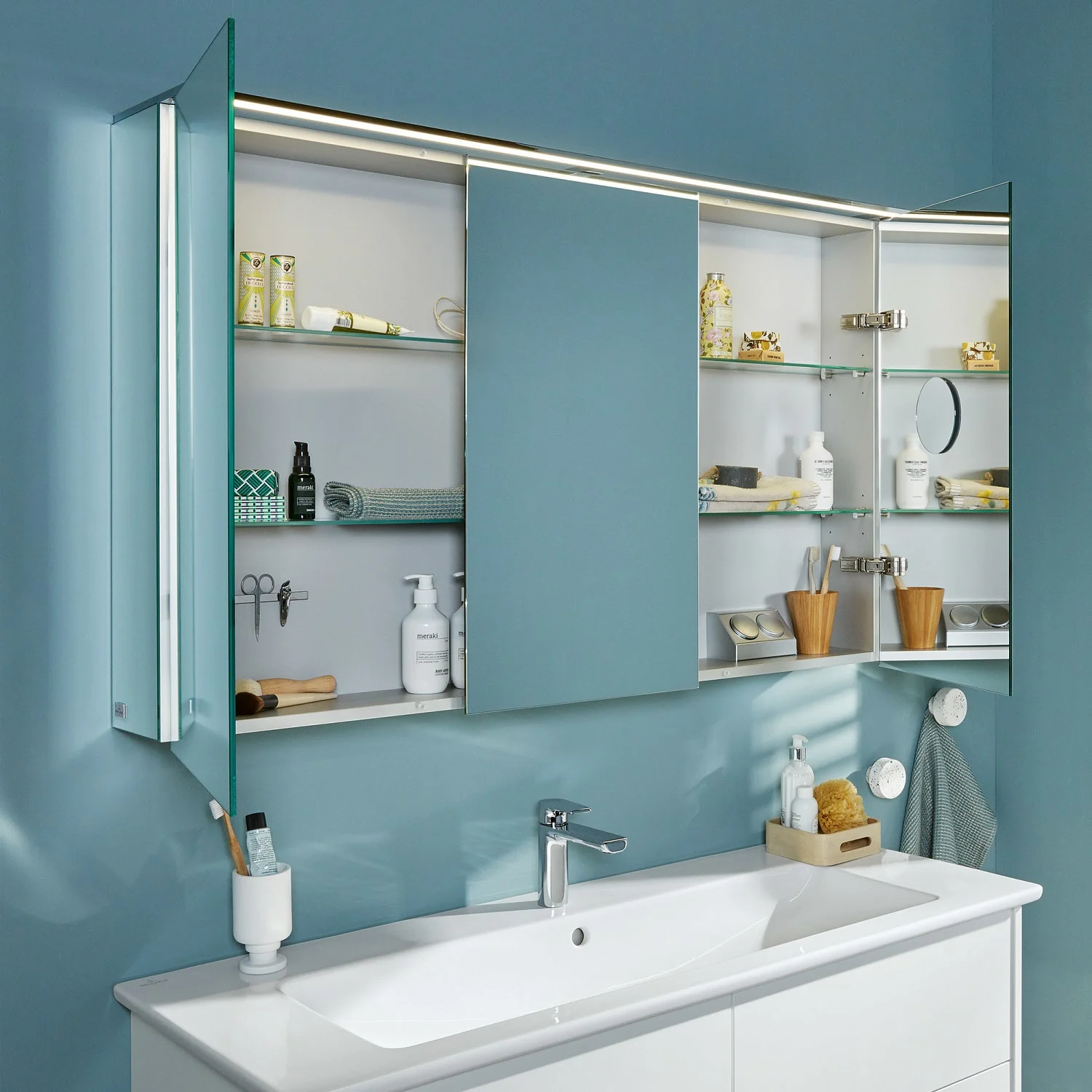 Villeroy & Boch Finero Waschtischunterschrank 130 cm mit Doppelwaschtisch und Spiegelschrank, 4 Auszüge Bild 12