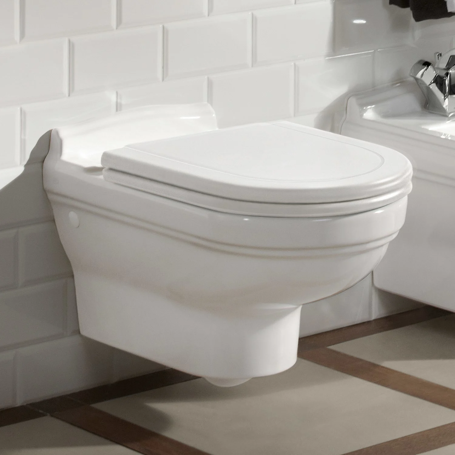 Wisząca toaleta w łazience, Villeroy & Boch