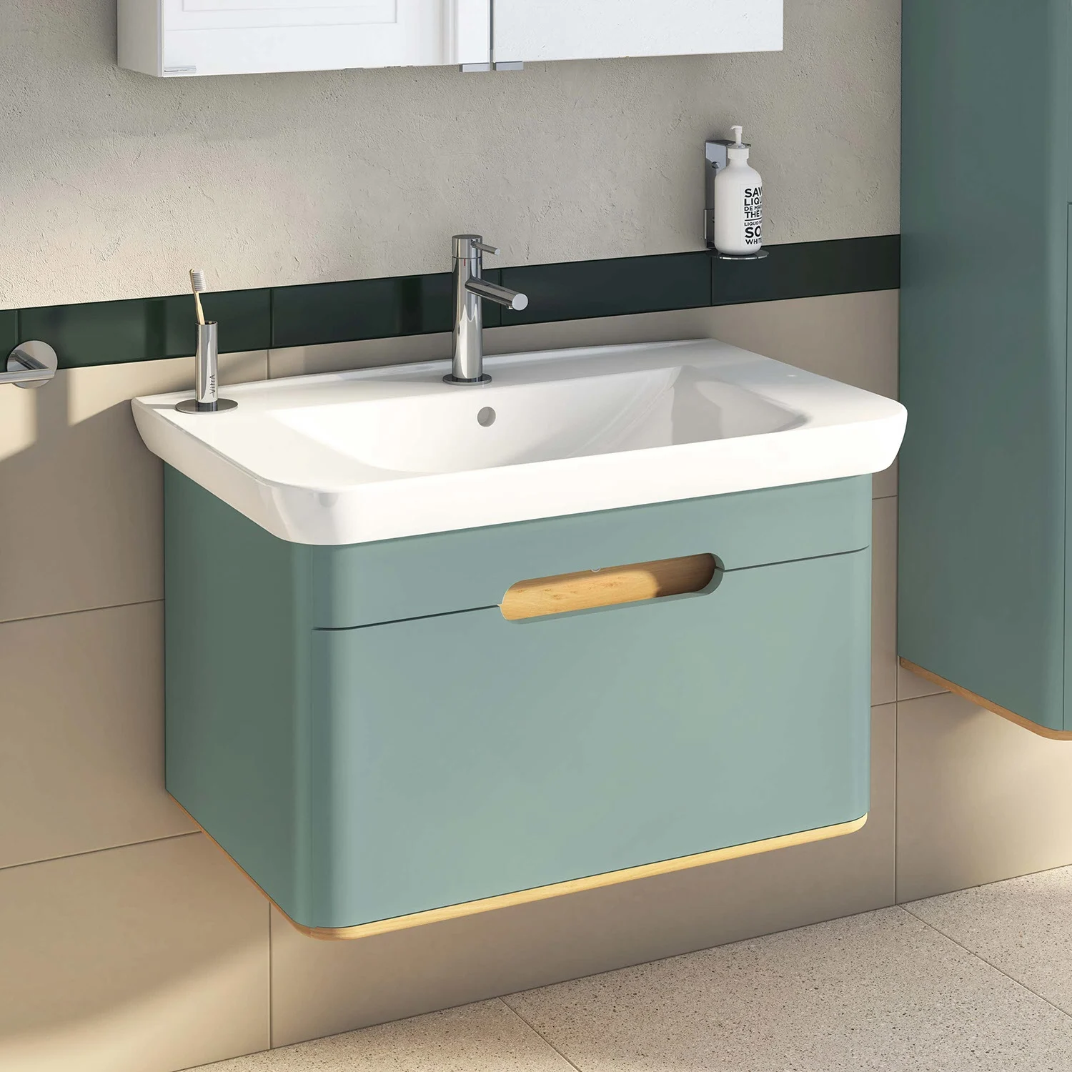 Umywalka z zieloną szafką w łazience, Vitra