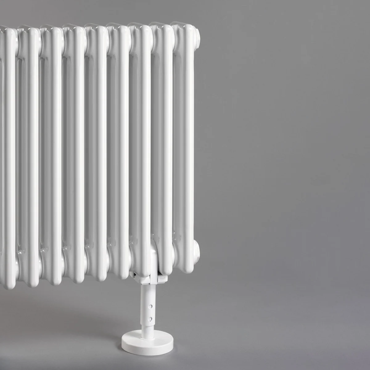 Zehnder Hub Fußkonsolen HFK für Bodenmontage Zehnder Charleston Höhe 14 - 17 cm