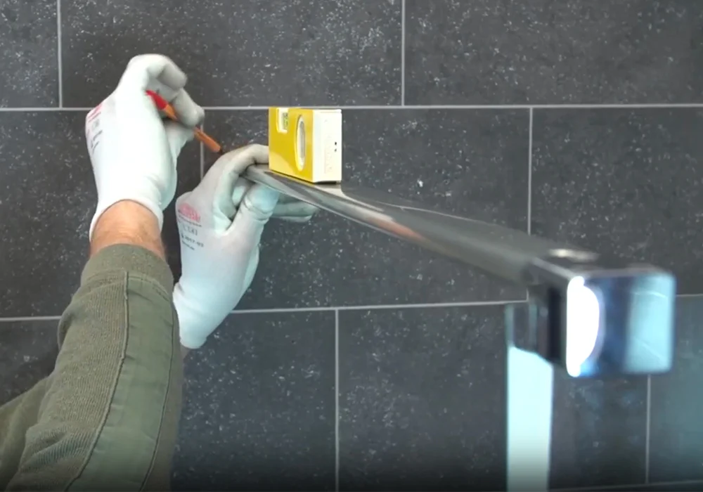 Montage der Wandhalterung