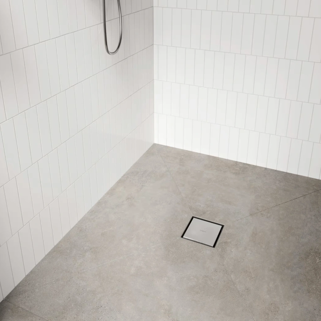hansgrohe RainDrain Spot Plus Komplettset Punktablauf in einer modernen Dusche.