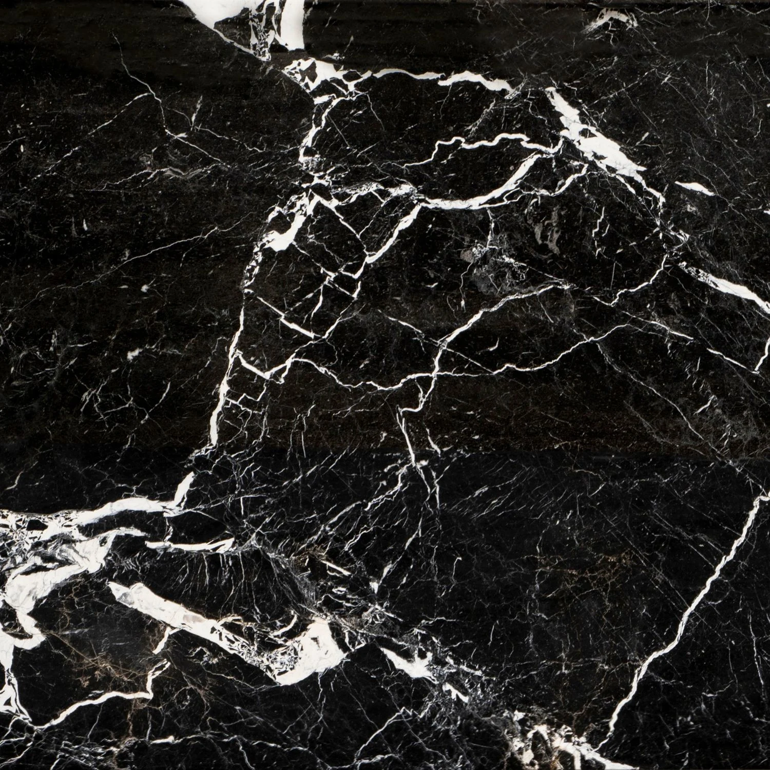 Nero-Marquina-Marmor für das schwarze Trend-Bad