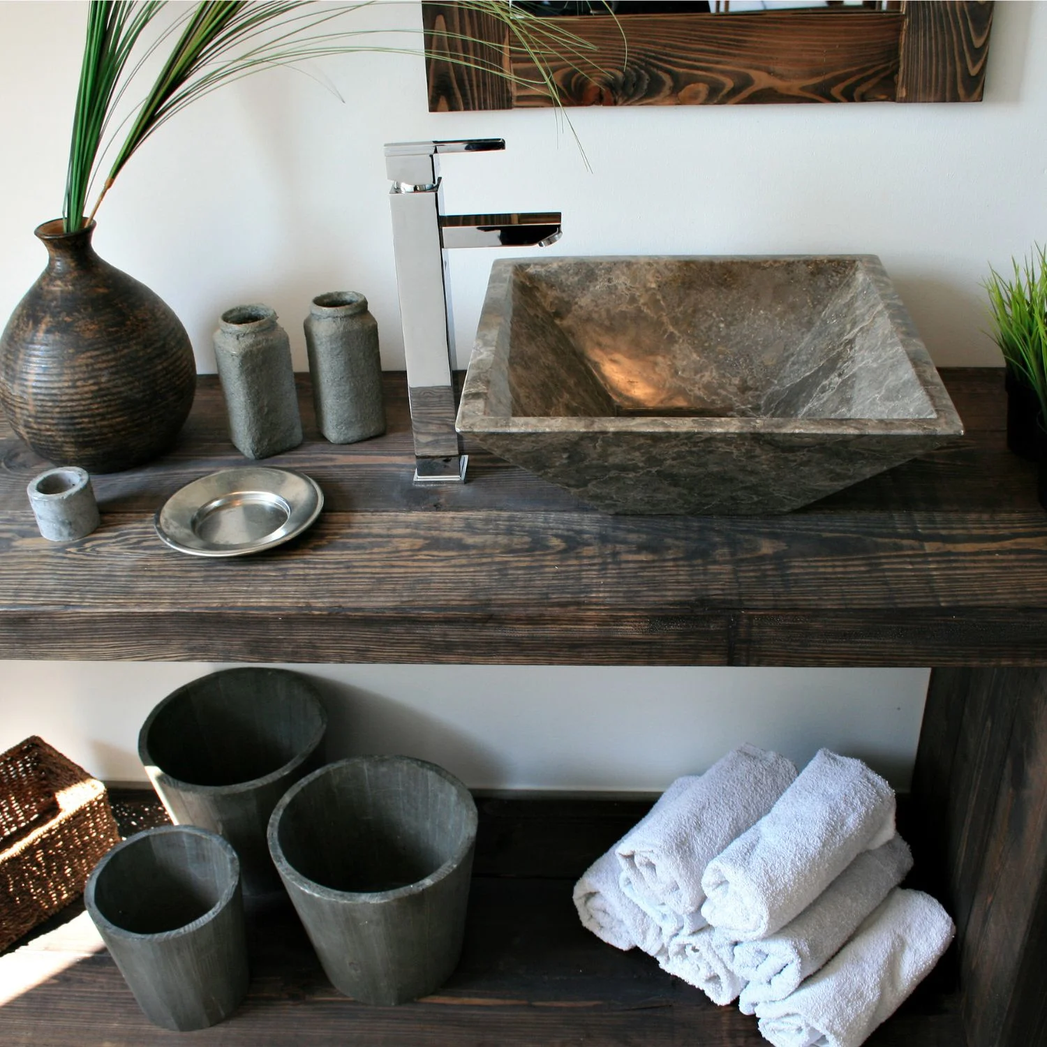 Dunkle Shabby-Chic-Elemente