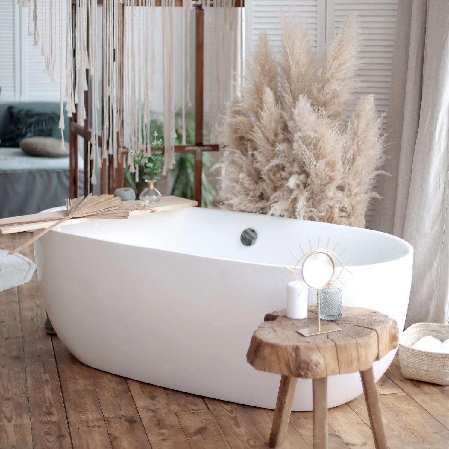 freistehende badewanne im shabby chic badezimmer