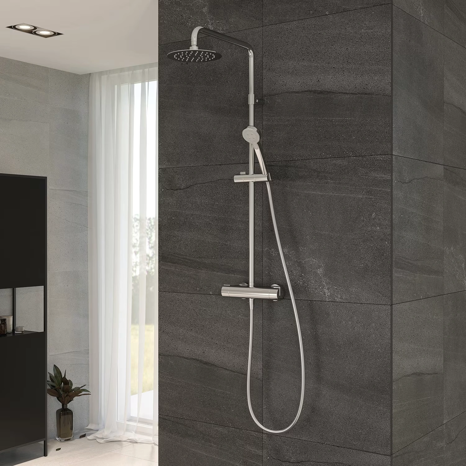 House Duschsystem von Megabad Profi Collection in schwarz gefliester Dusche