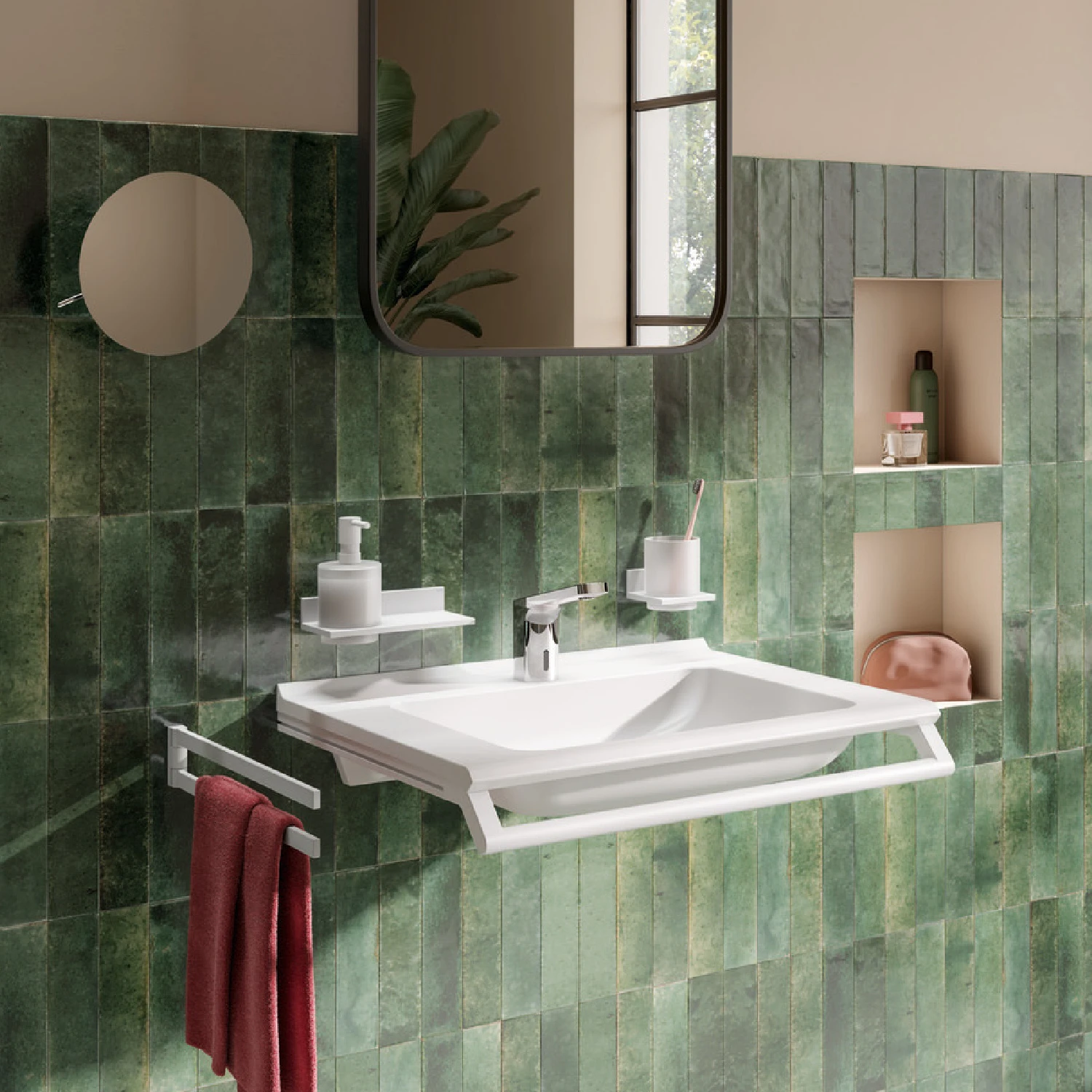 Weißer Waschtisch mit weißen Accessoires an der Wand