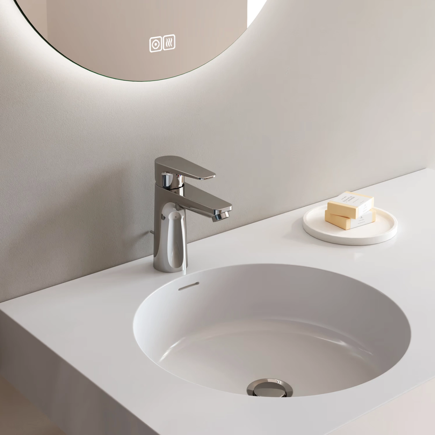 Klar geformte Armatur an einem modernen Waschbecken