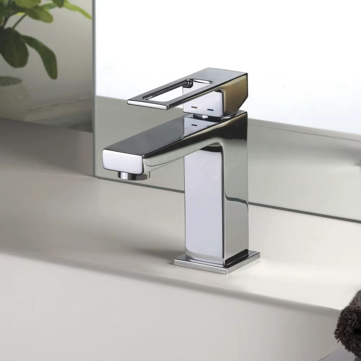 Pure 2.0 Einhebel-Waschtischbatterie mit Ablaufgarnitur in chrom