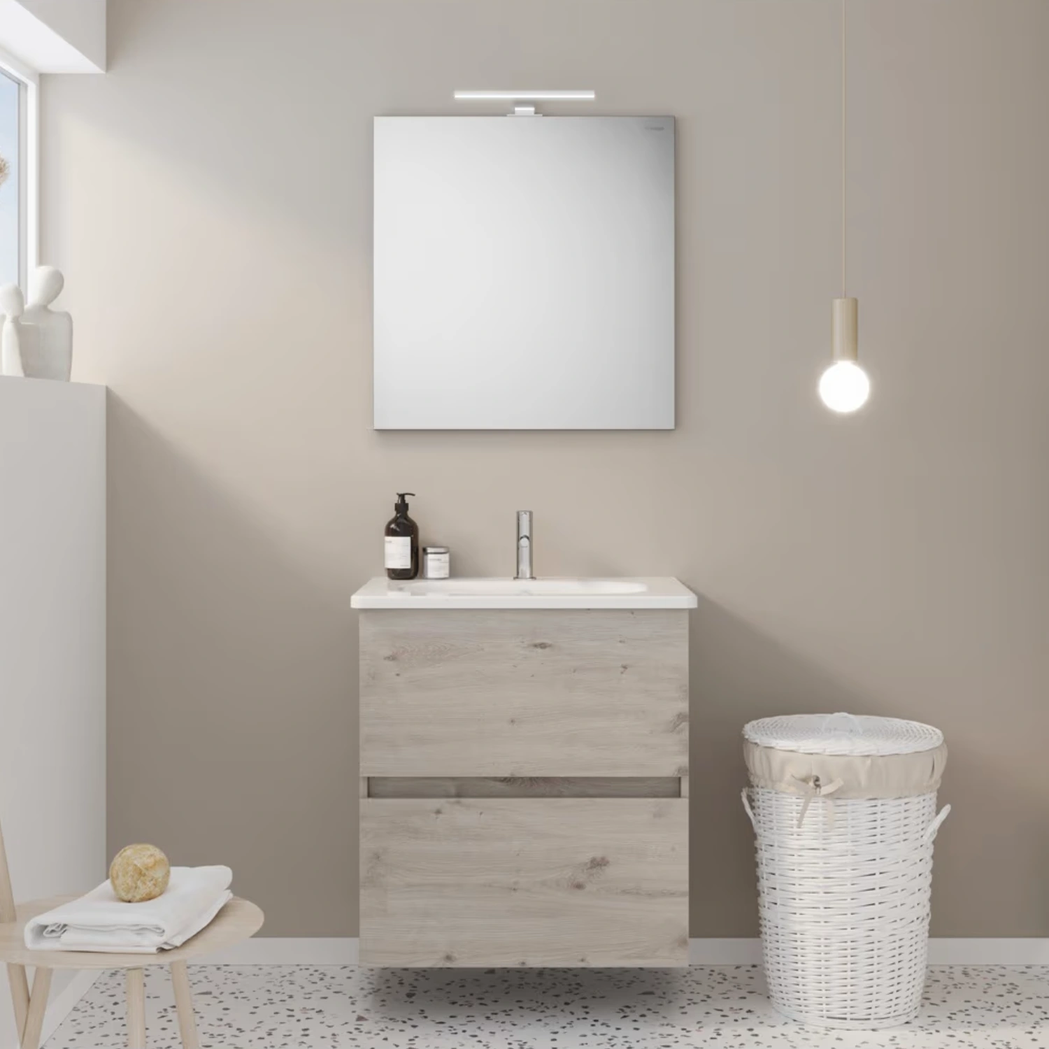 burgbad Liniq Badmöbel Set in einem greigen Badezimmer